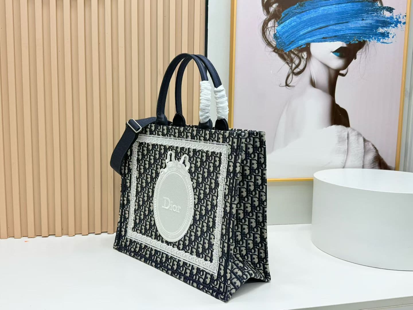 C1948 Details of Diore JWA’s new bags in the first season! The classic bags now have a modern touch. — image 3