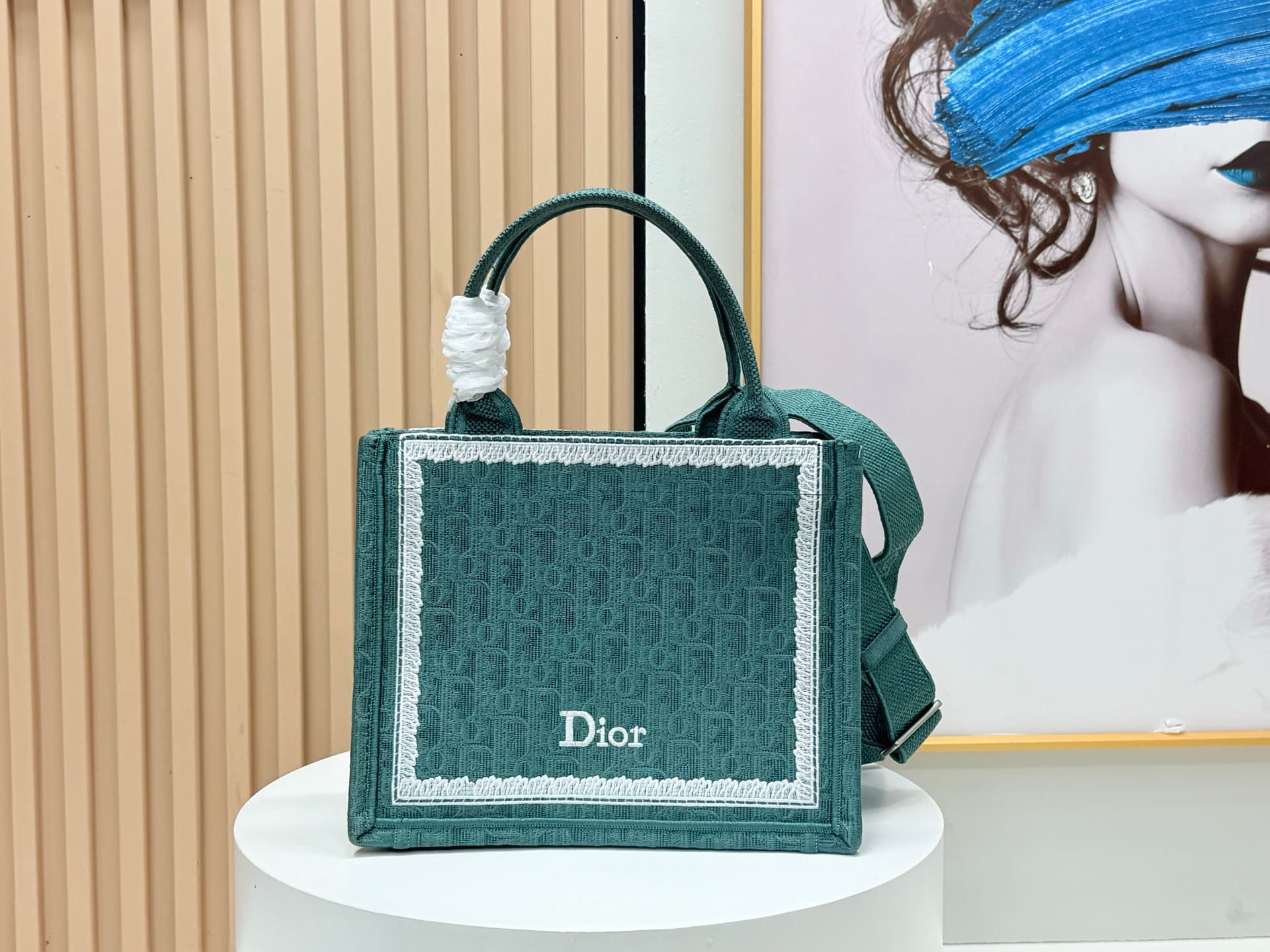 C1946 Details of Diore JWA’s new bags in the first season! The classic bags now have a modern touch. — image 4
