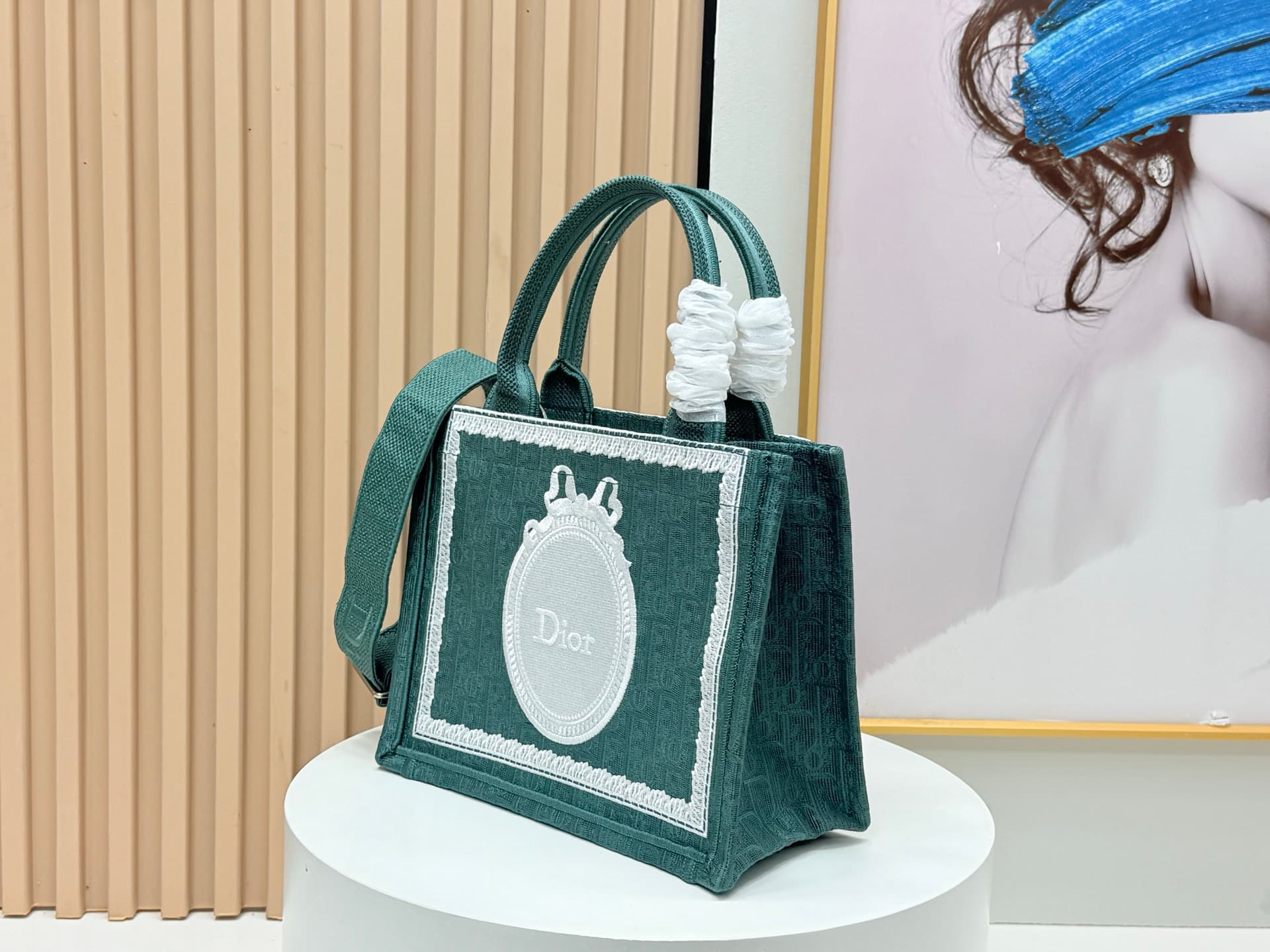 C1946 Details of Diore JWA’s new bags in the first season! The classic bags now have a modern touch. — image 3