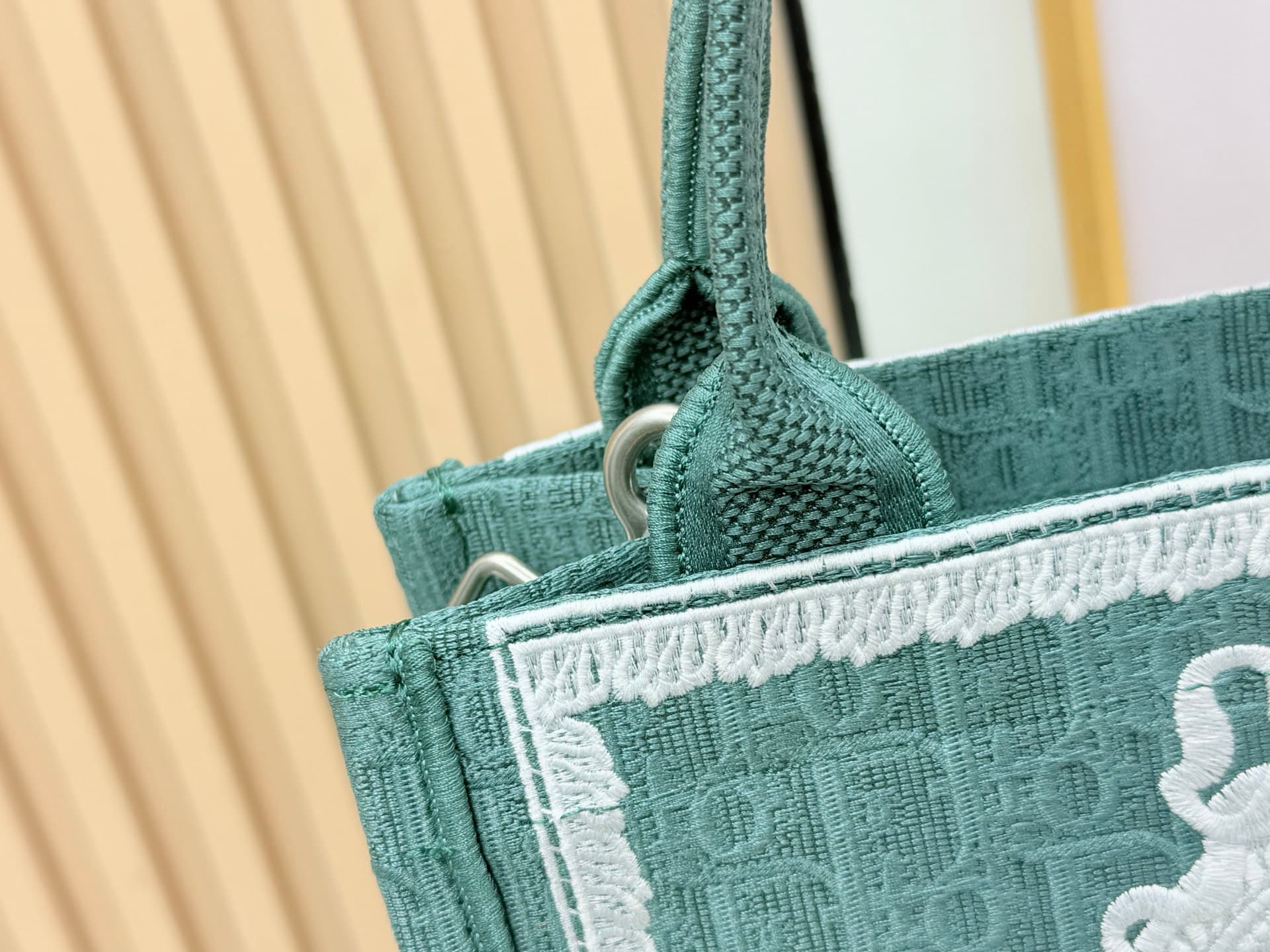 C1946 Details of Diore JWA’s new bags in the first season! The classic bags now have a modern touch. — image 6