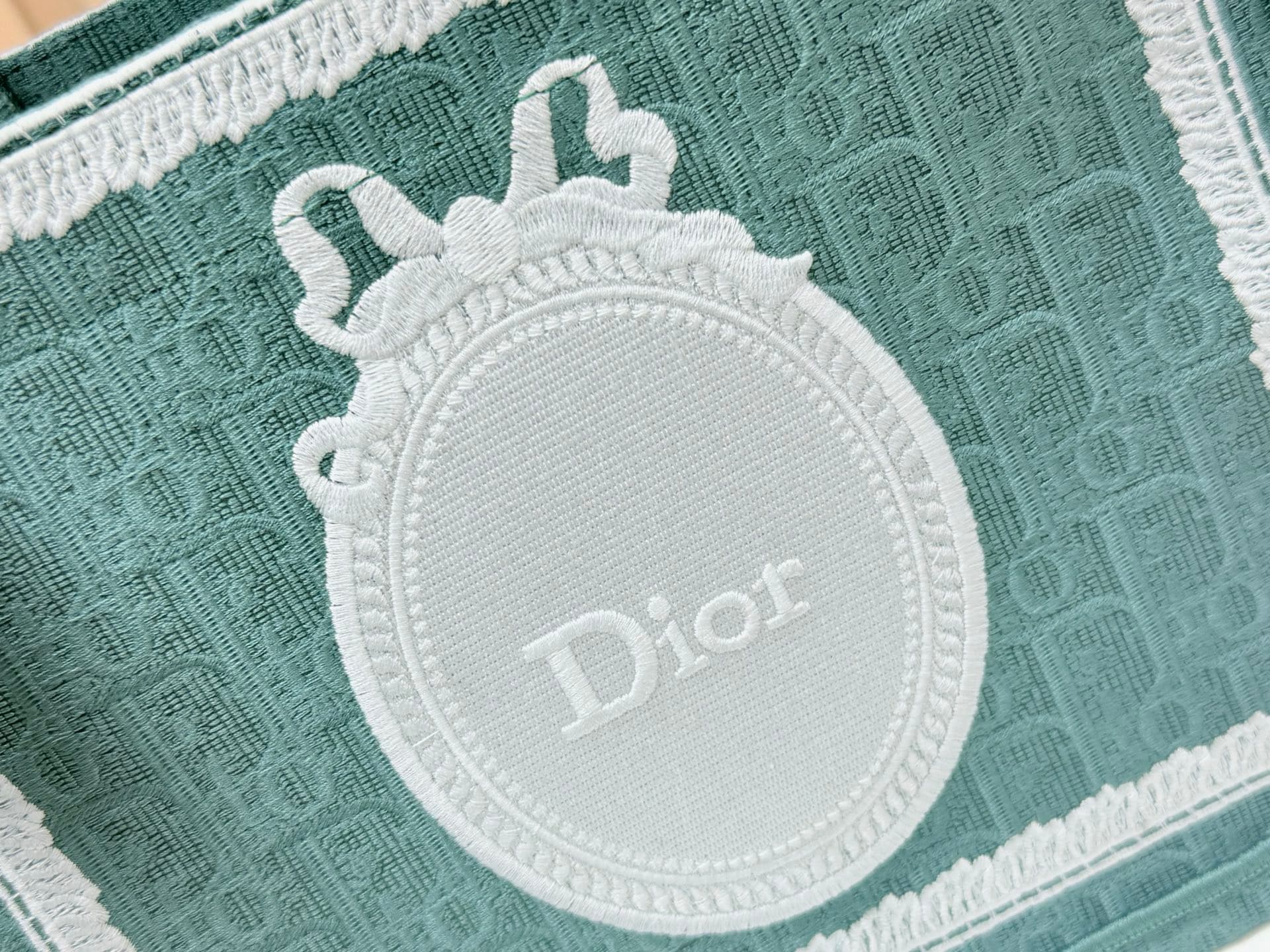 C1946 Details of Diore JWA’s new bags in the first season! The classic bags now have a modern touch. — image 5