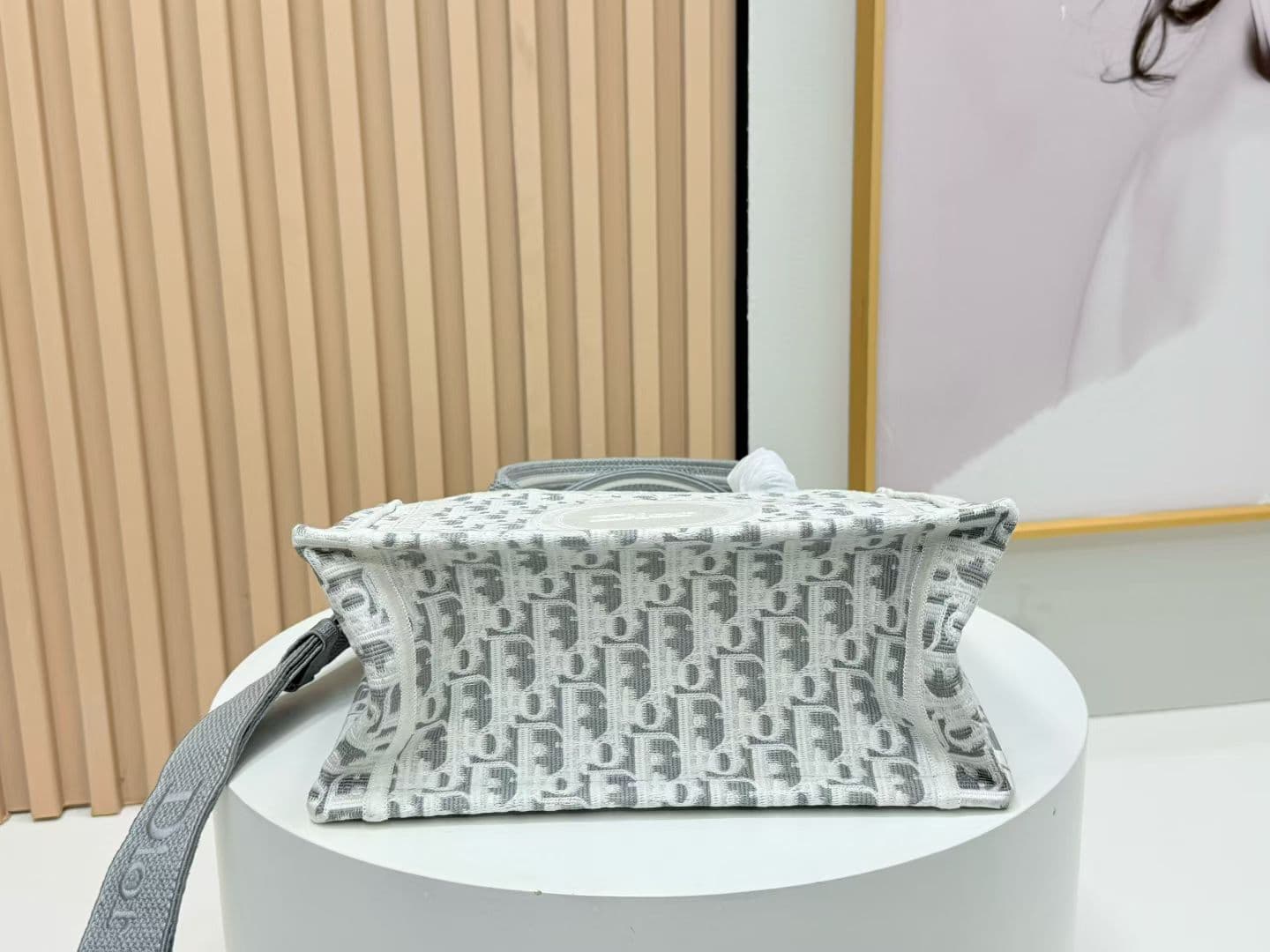C1940 Details of Diore JWA’s new bags in the first season! The classic bags now have a modern touch. — image 8