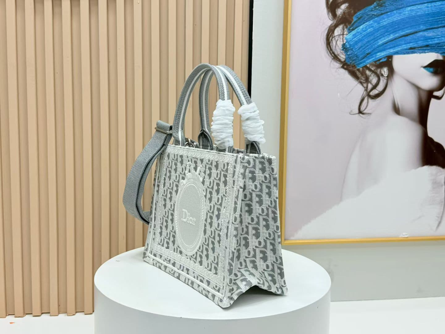 C1940 Details of Diore JWA’s new bags in the first season! The classic bags now have a modern touch. — image 3