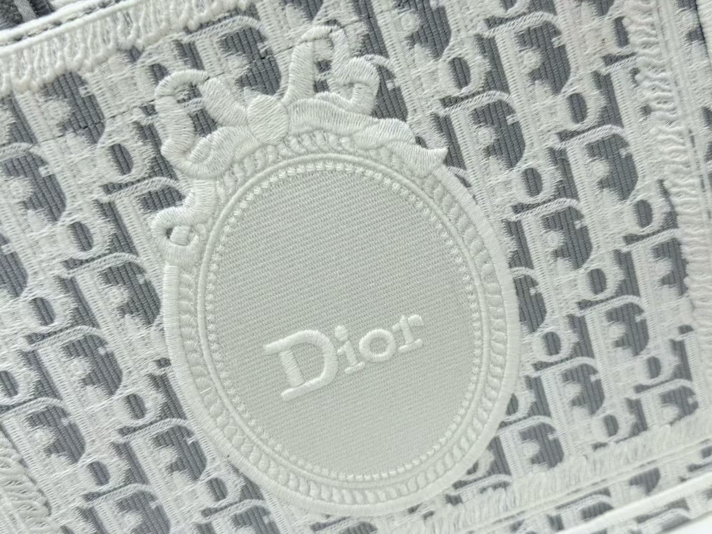 C1940 Details of Diore JWA’s new bags in the first season! The classic bags now have a modern touch. — image 5