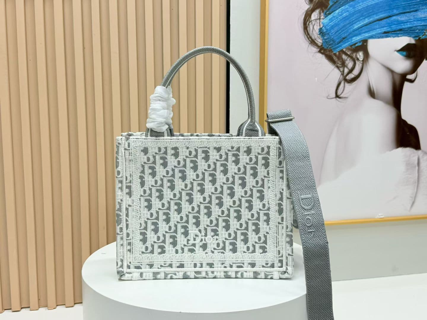 C1940 Details of Diore JWA’s new bags in the first season! The classic bags now have a modern touch. — image 4