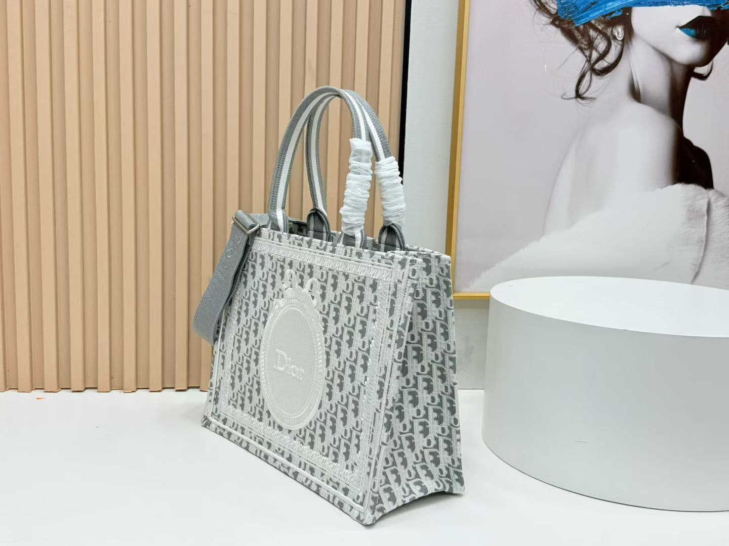 C1938 Details of Diore JWA’s new bags in the first season! The classic bags now have a modern feel. — image 3
