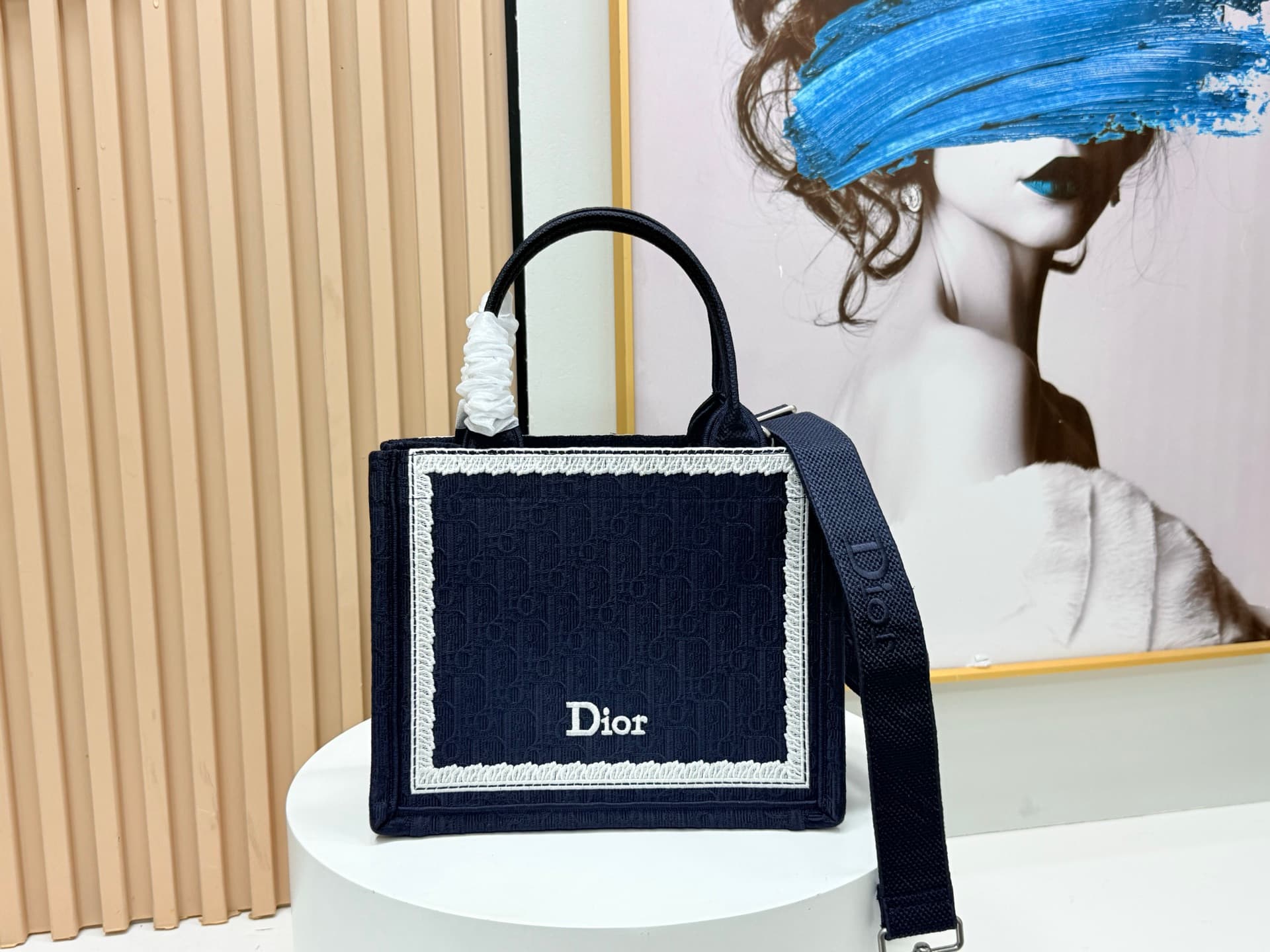 C1934 Details of Diore JWA’s new bags in the first season! The classic bags now have a modern touch. — image 4