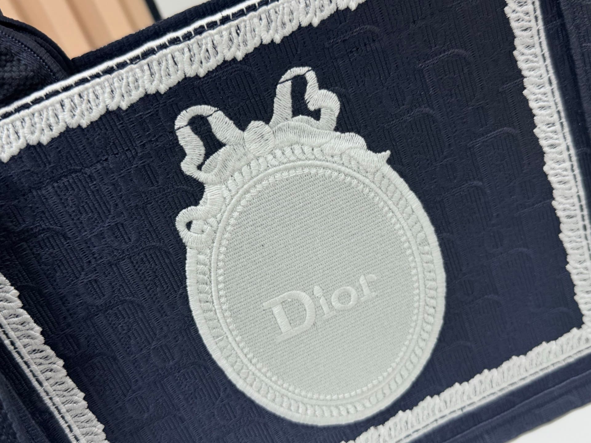 C1934 Details of Diore JWA’s new bags in the first season! The classic bags now have a modern touch. — image 5