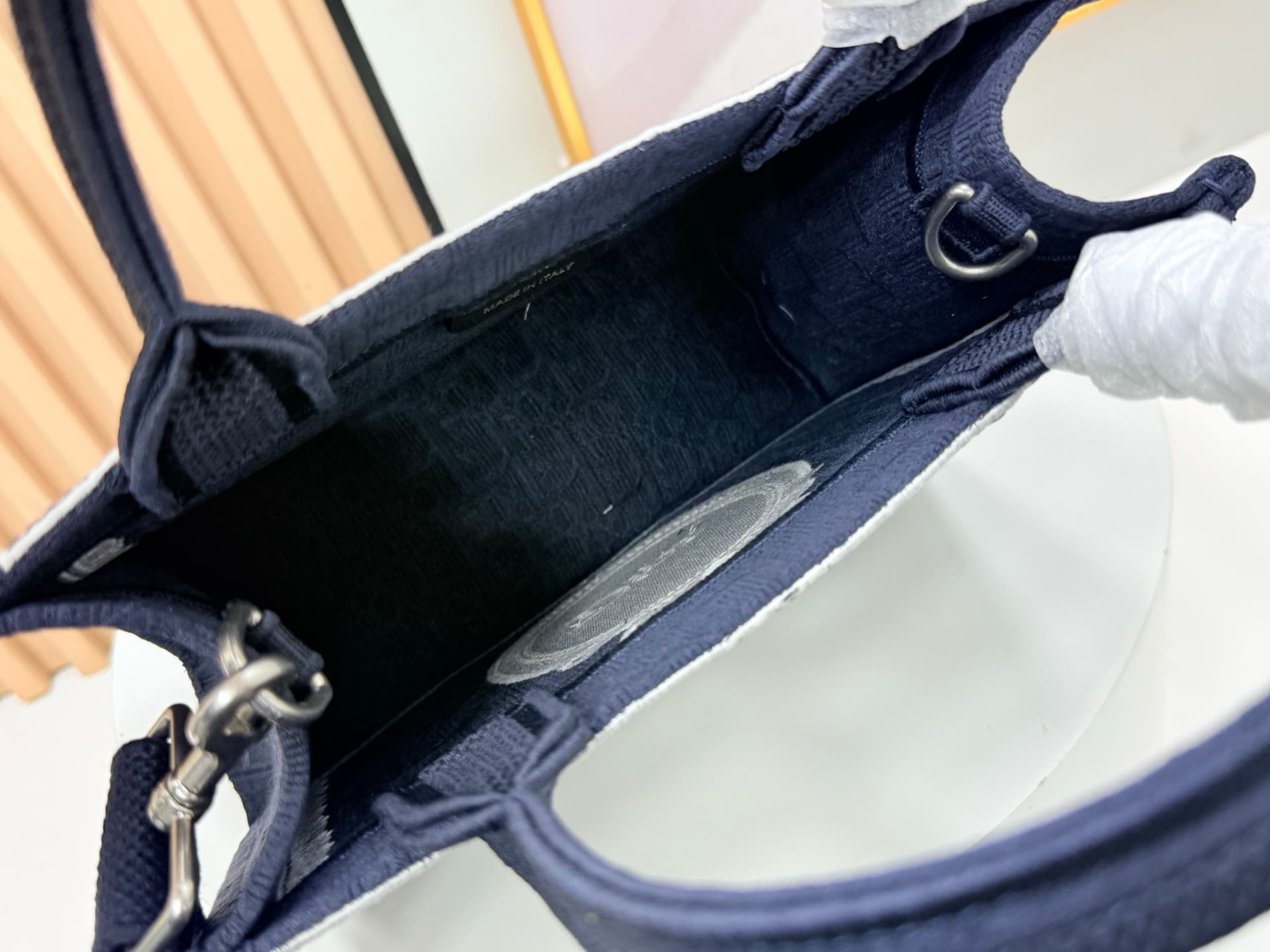 C1934 Details of Diore JWA’s new bags in the first season! The classic bags now have a modern touch. — image 8