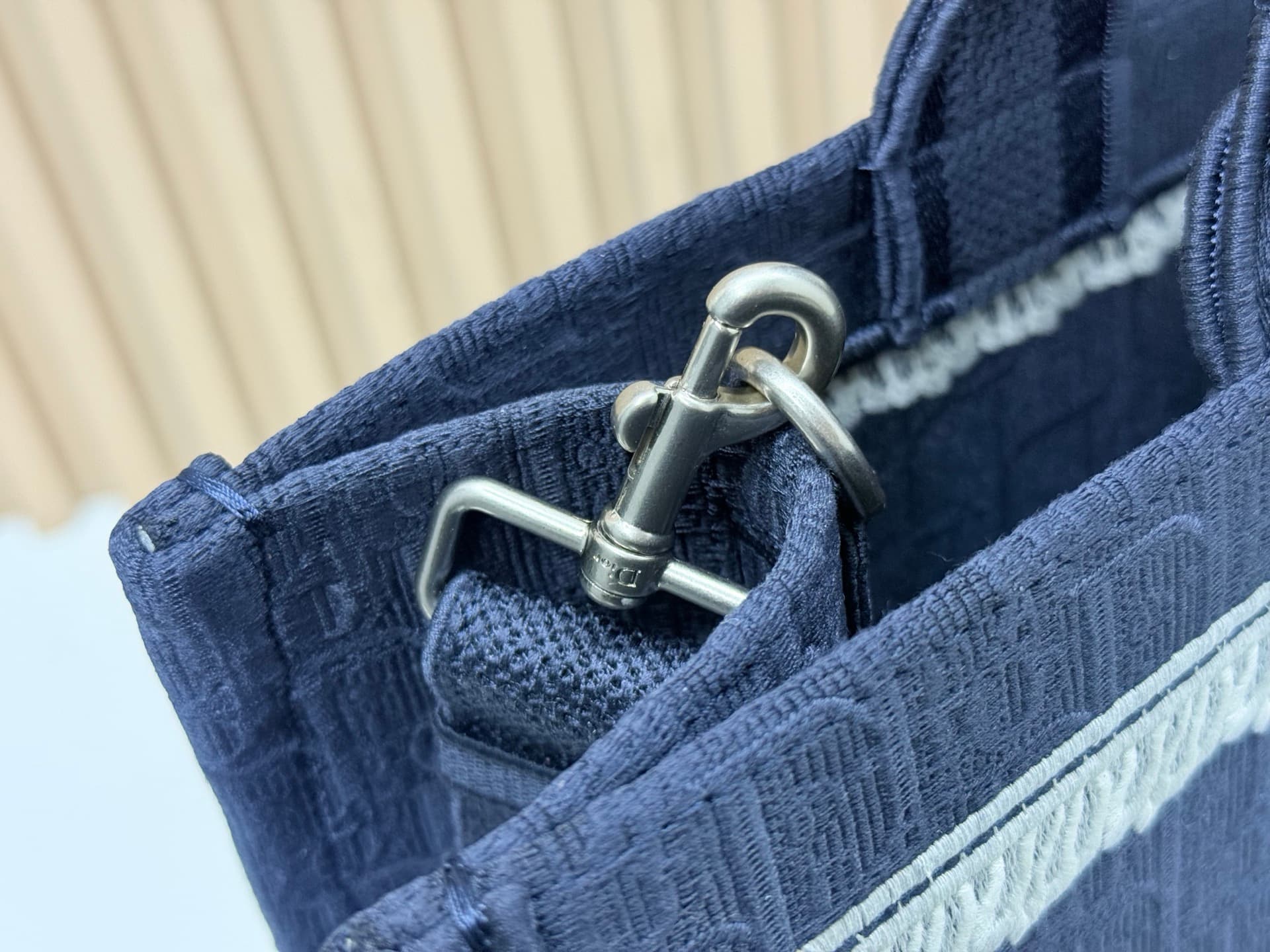 C1930 Details of Diore JWA’s new bags in the first season! The classic bags now have a modern touch. — image 6