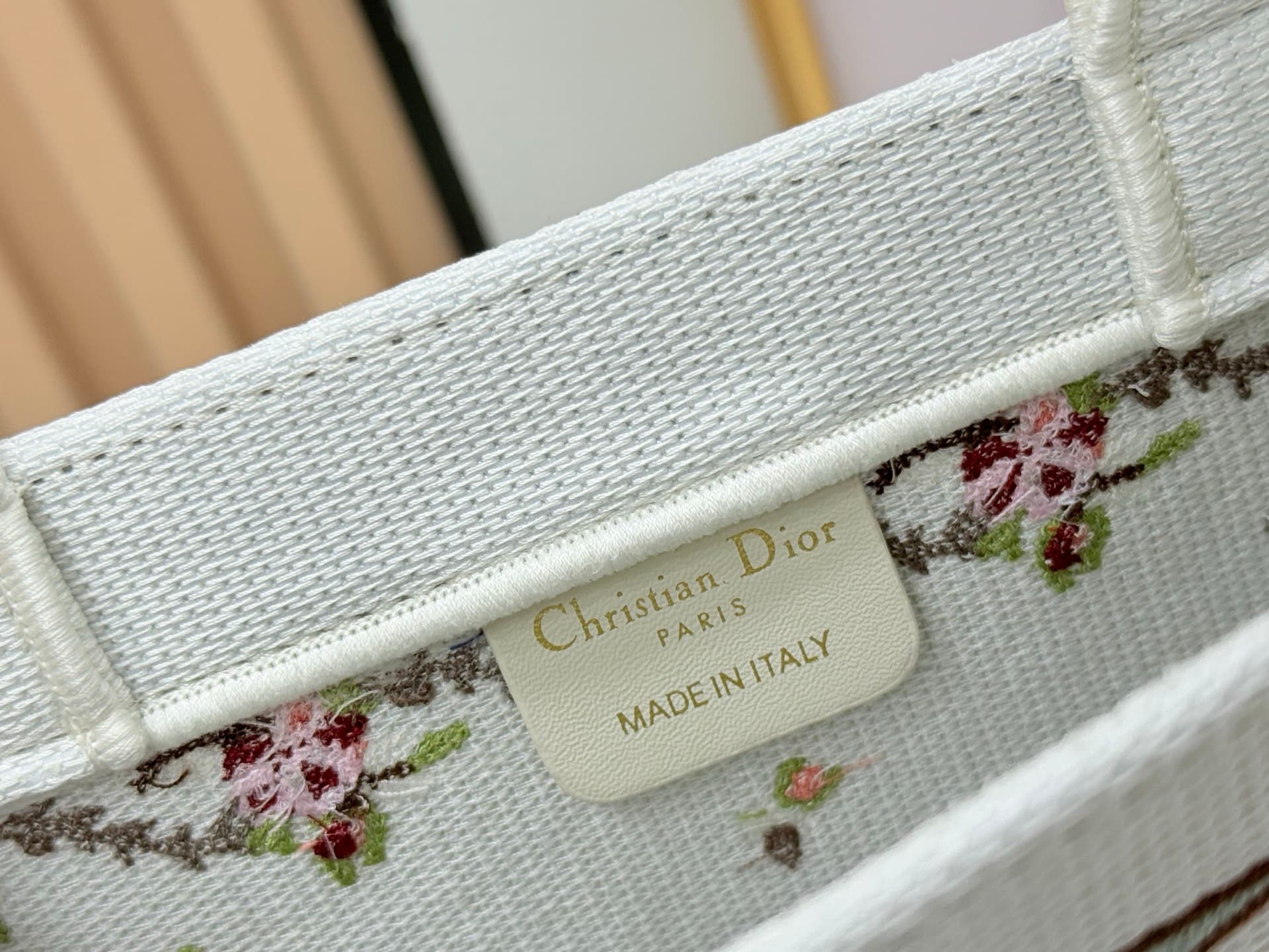 C1922 Details of Diore JWA’s new bags in the first season! The classic bags now have a modern twist. — image 7