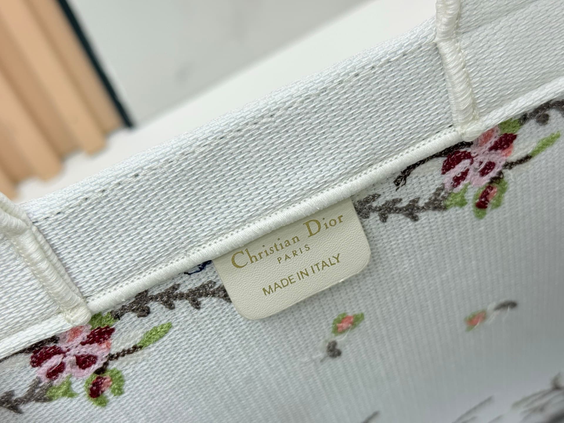 C1920 Details of Diore JWA’s new bags in the first season! The classic bags now have a modern touch. — image 8
