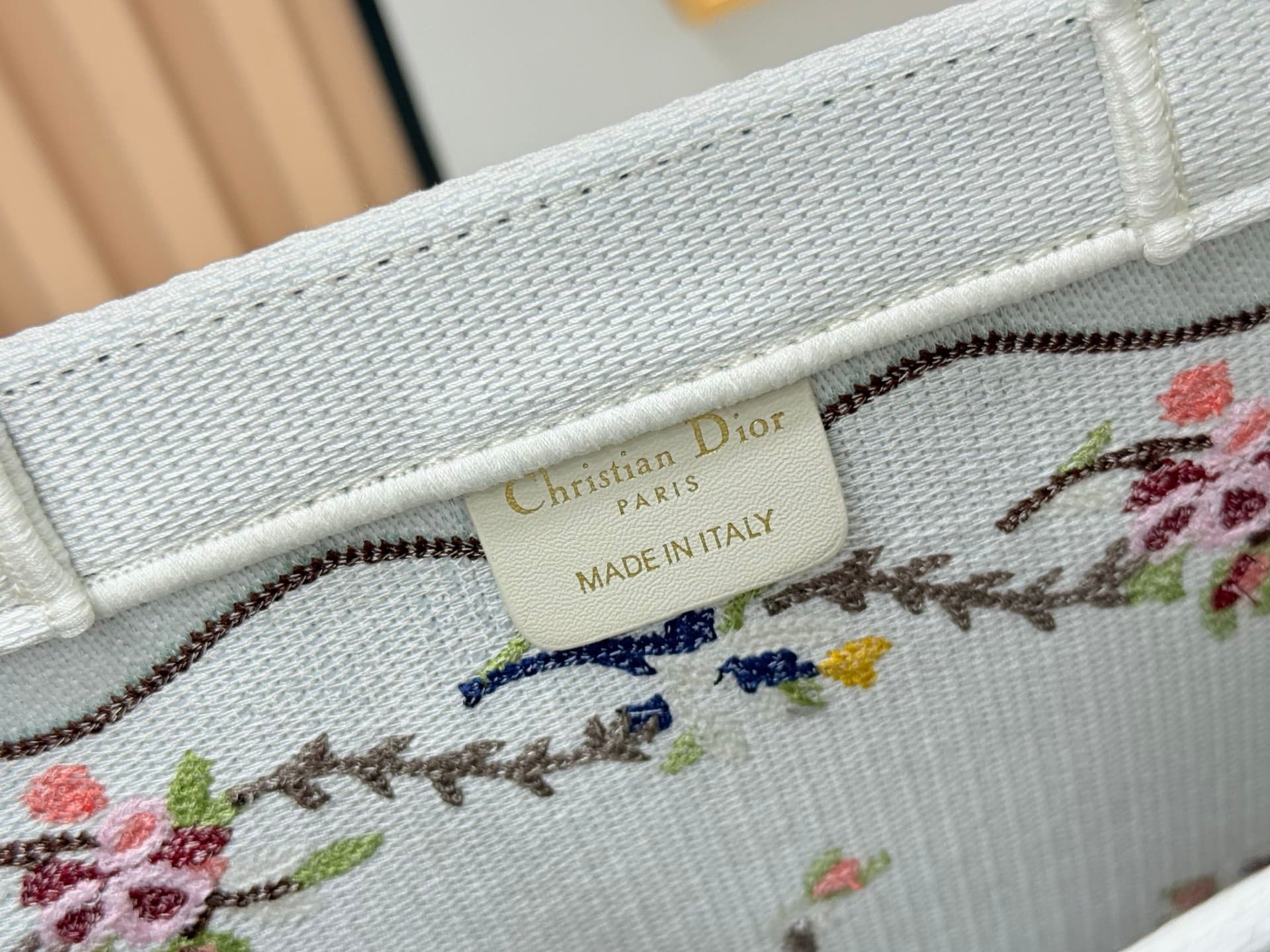C1918 Details of Diore JWA’s new bags in the first season! The classic bags now have a modern touch. — image 7
