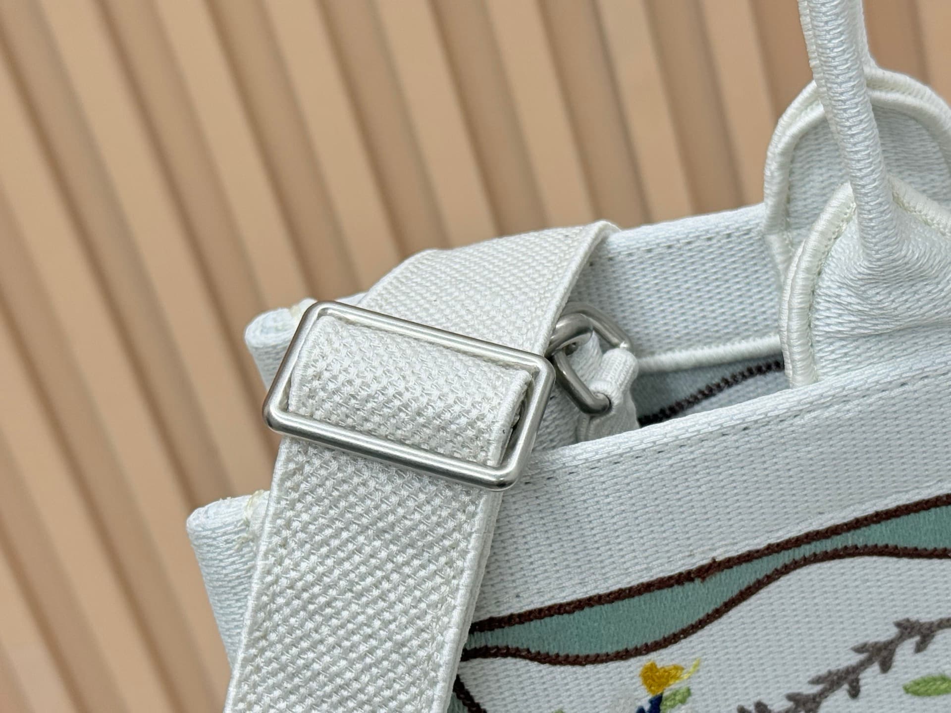 C1918 Details of Diore JWA’s new bags in the first season! The classic bags now have a modern touch. — image 5