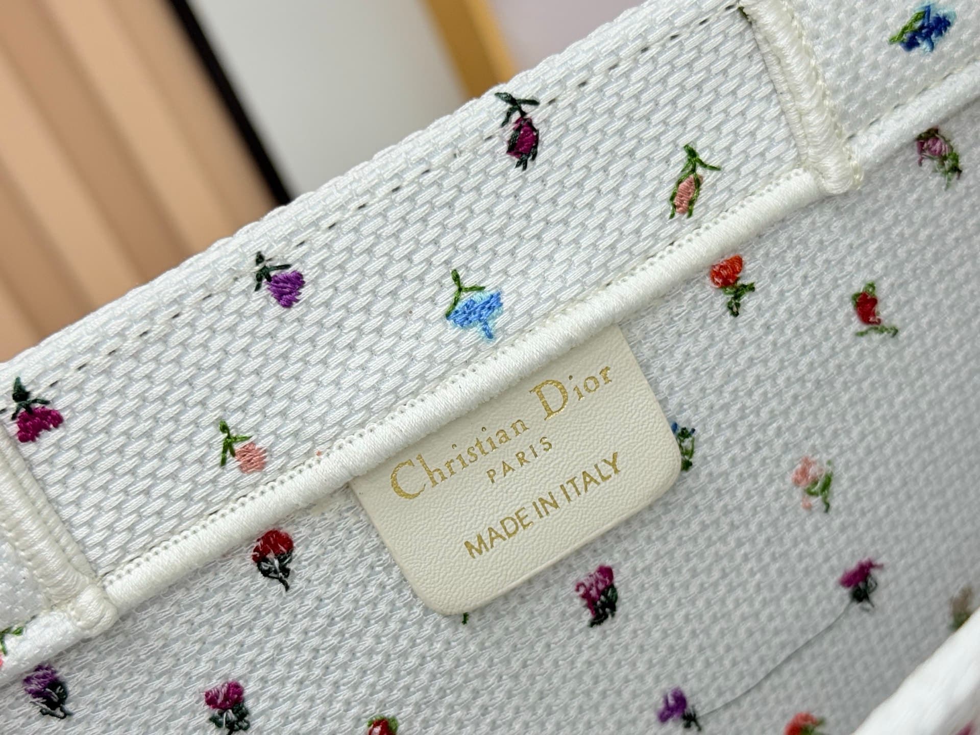 C1916 Details of Diore JWA’s new bags in the first season! The classic bags now have a modern touch. — image 7