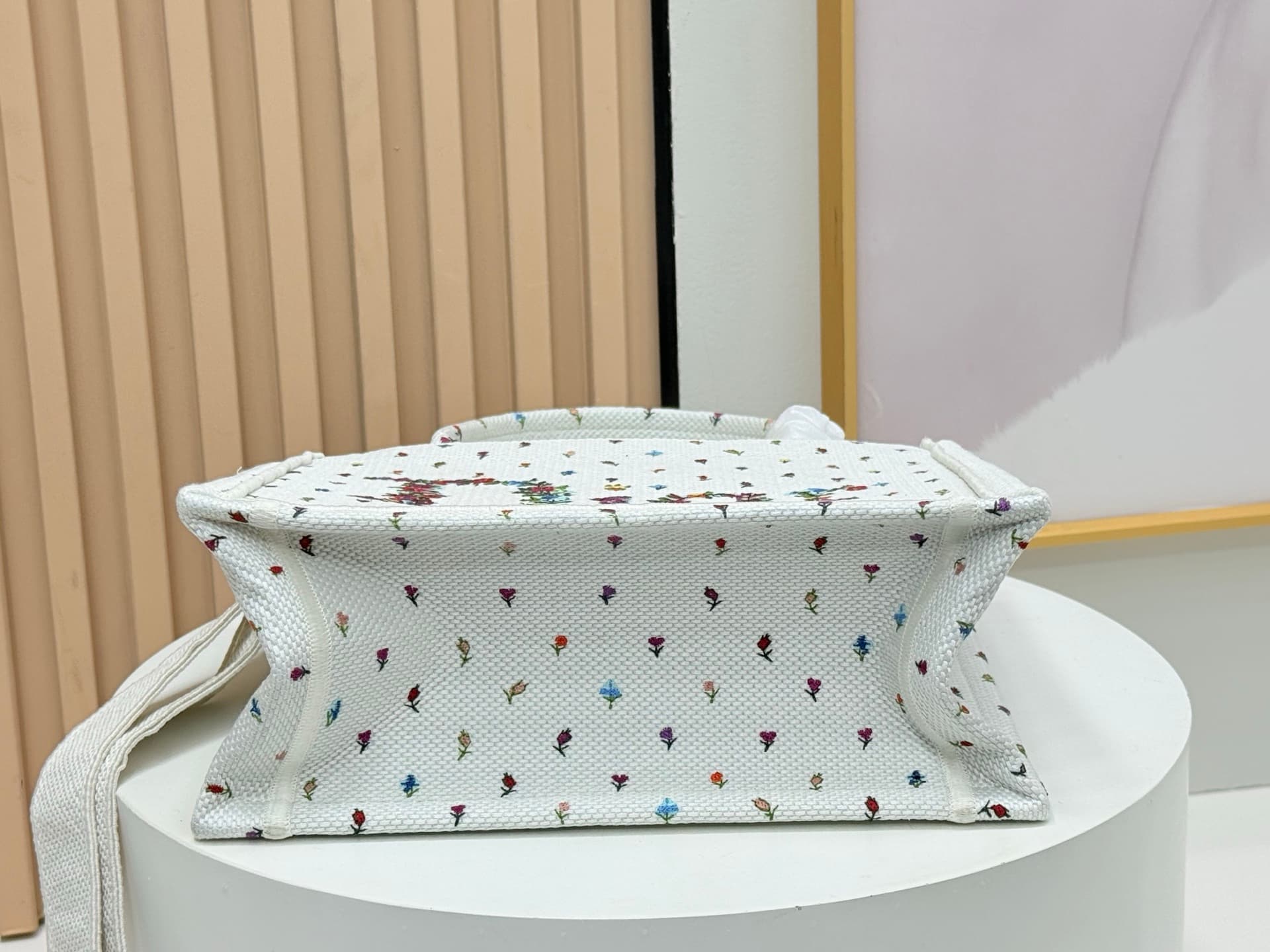 C1916 Details of Diore JWA’s new bags in the first season! The classic bags now have a modern touch. — image 8