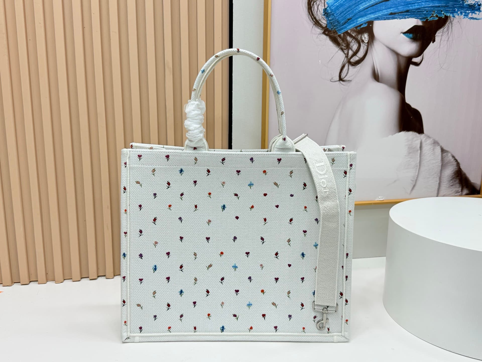 C1912 Details of Diore JWA’s new bags in the first season! The classic bags now have a modern twist. — image 4
