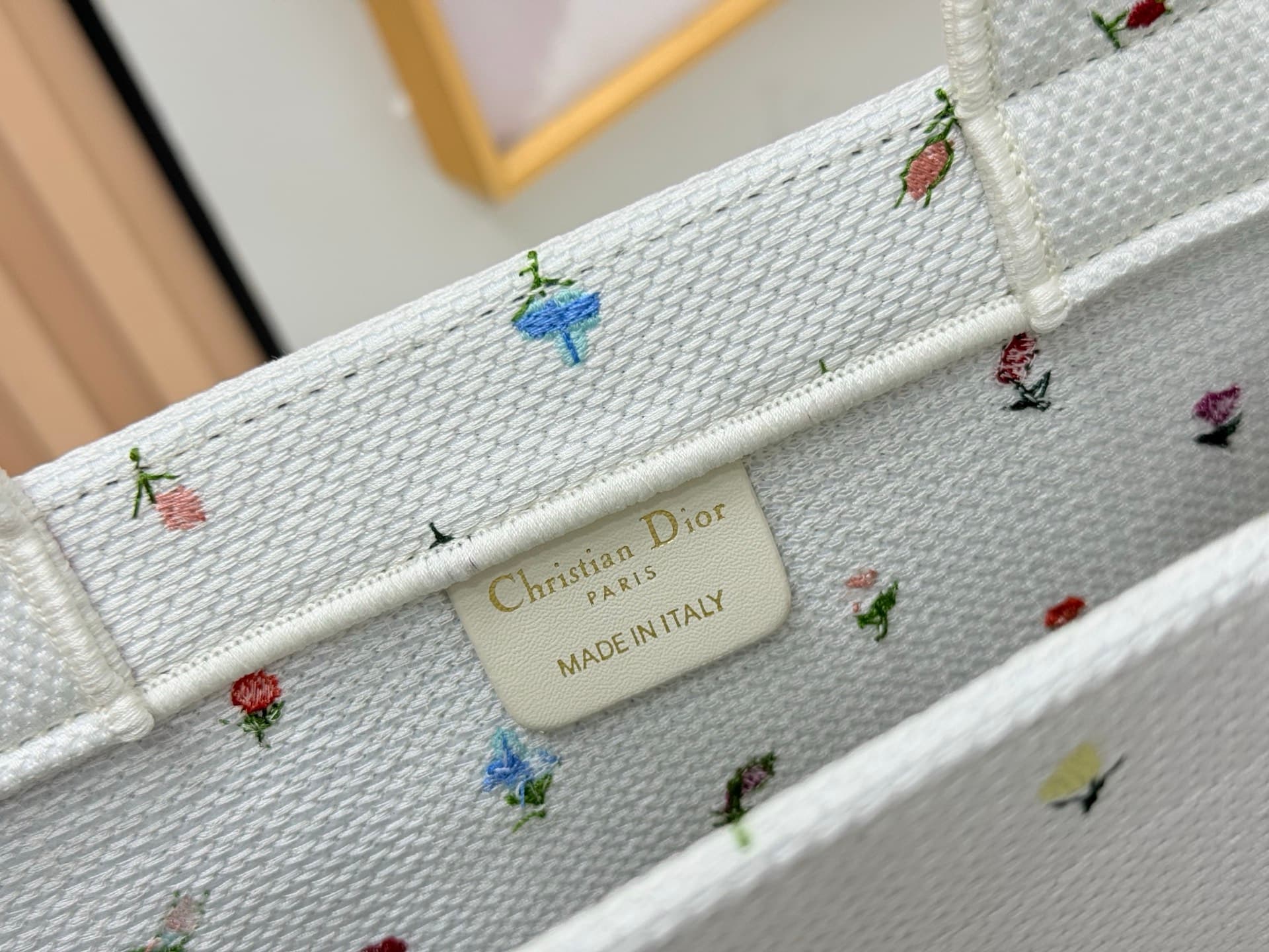 C1912 Details of Diore JWA’s new bags in the first season! The classic bags now have a modern twist. — image 7