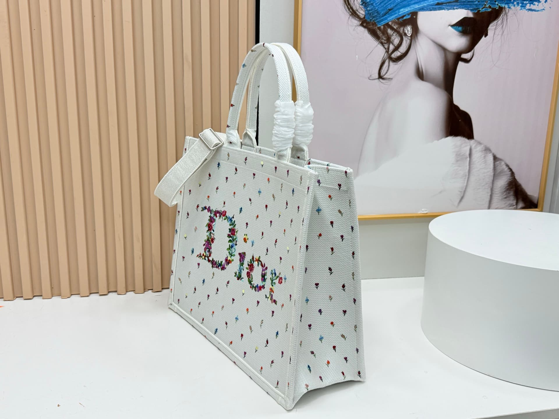 C1912 Details of Diore JWA’s new bags in the first season! The classic bags now have a modern twist. — image 3