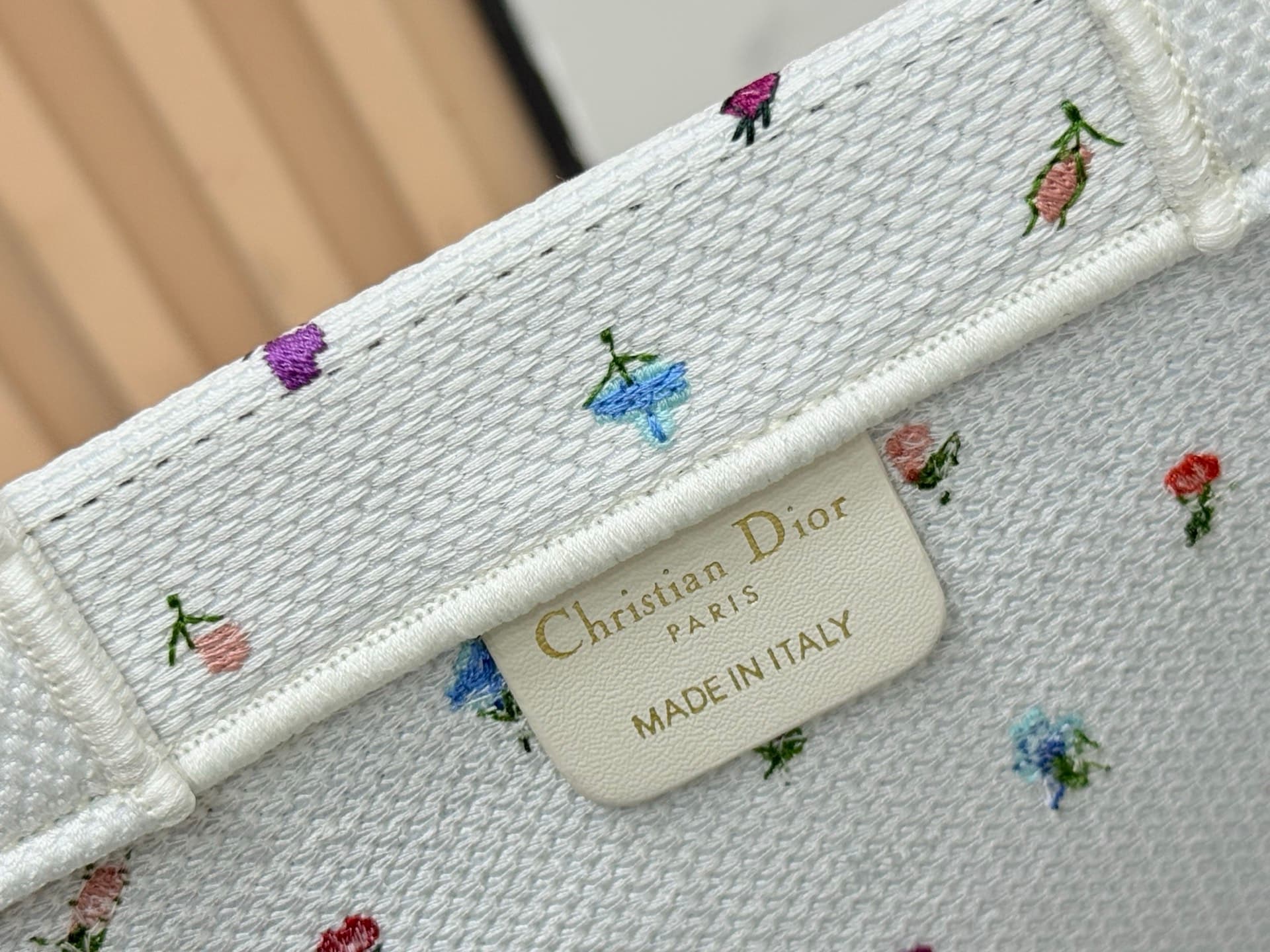 C1914 Details of Diore JWA’s new bags in the first season! The classic bags now have a modern twist. — image 7