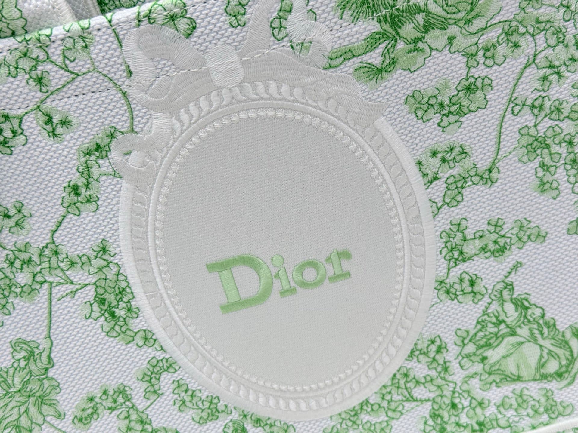 C1910 Details of Diore JWA’s new bags in the first season! The classic bags now have a modern touch. — image 5