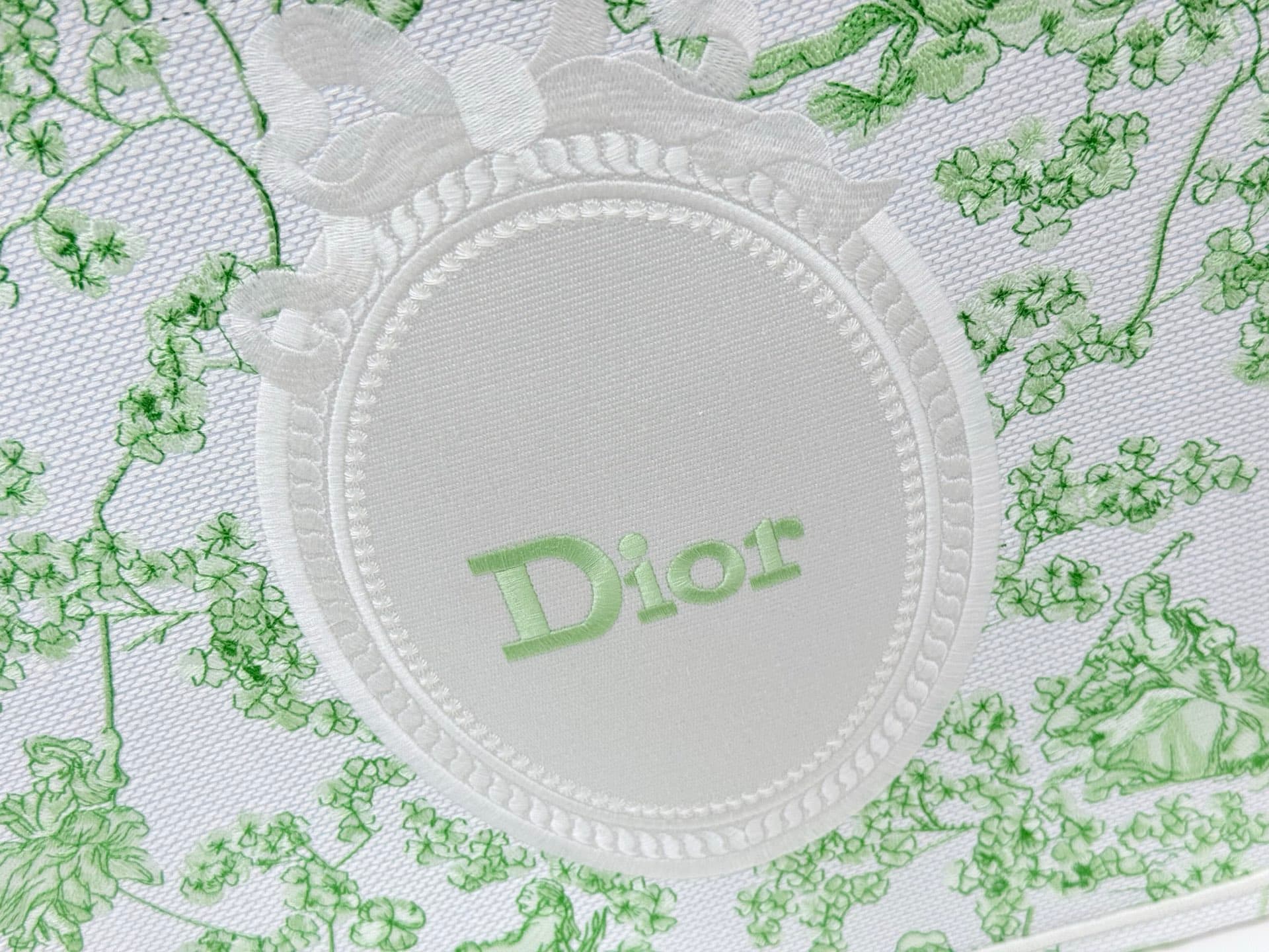 C1908 Details of Diore JWA’s new bags in the first season! The classic bags now have a modern touch. — image 6
