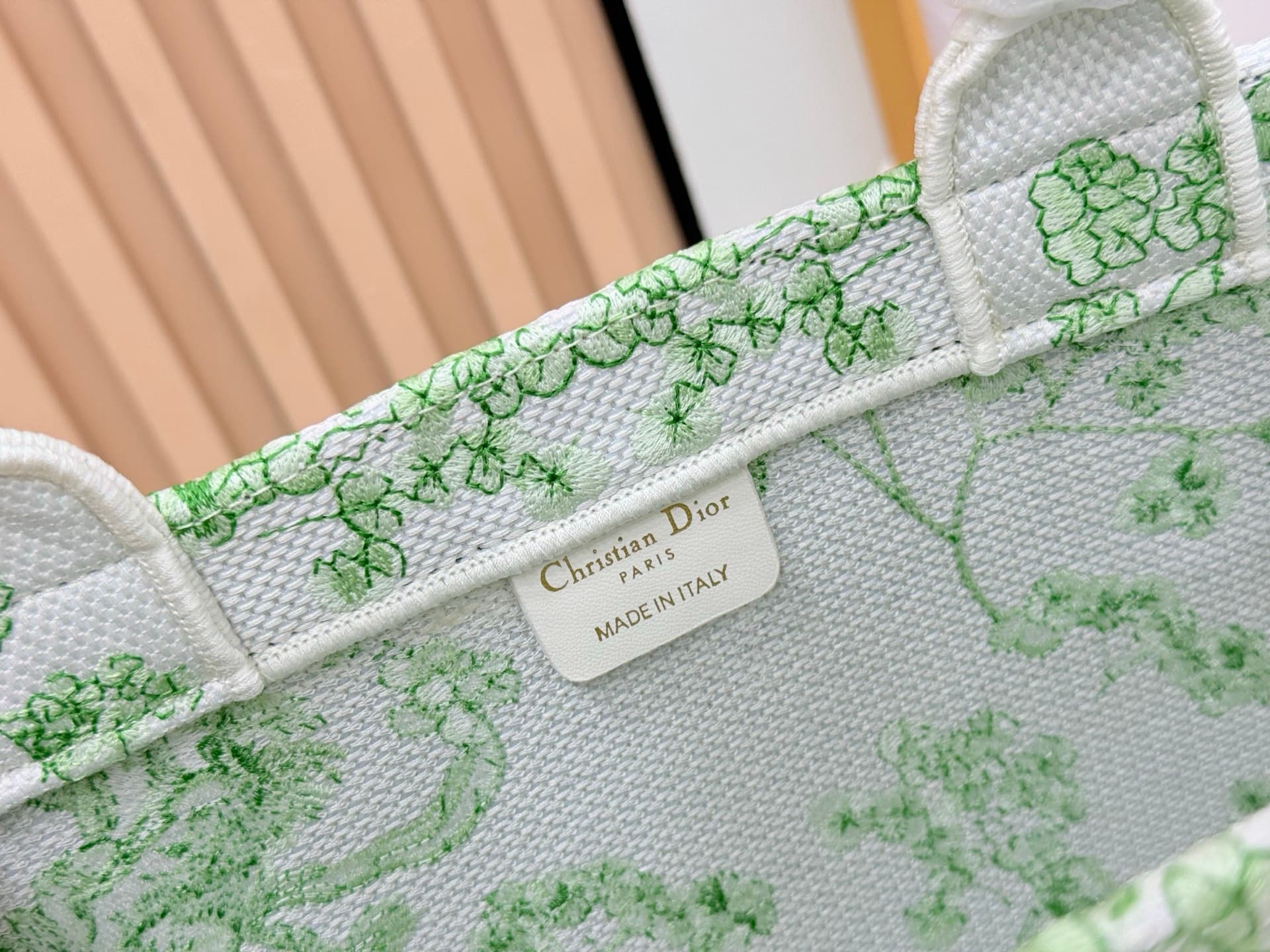 C1908 Details of Diore JWA’s new bags in the first season! The classic bags now have a modern touch. — image 7