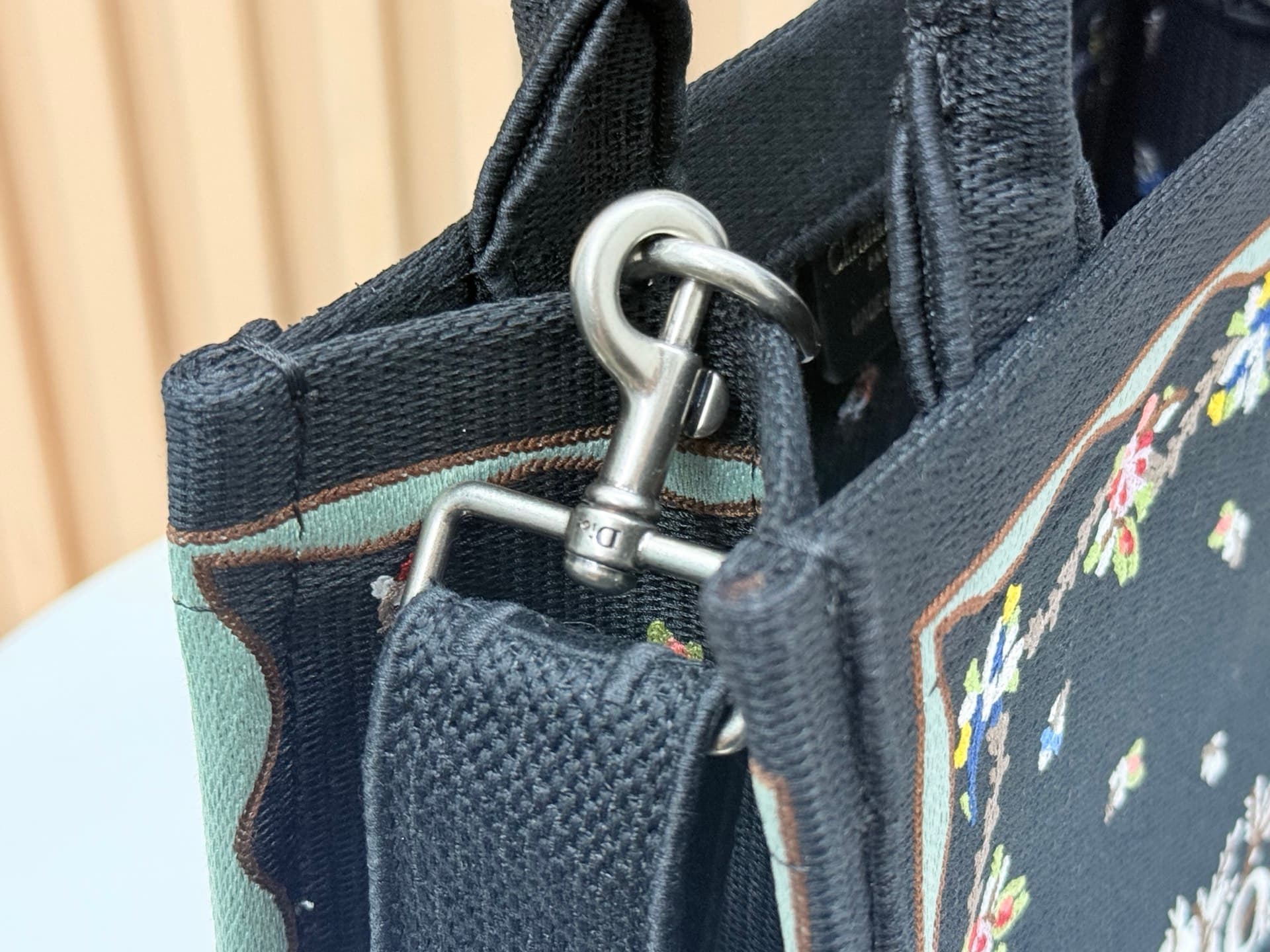 C1904 Details of Diore JWA’s new bags in the first season! The classic bags now have a modern touch. — image 6