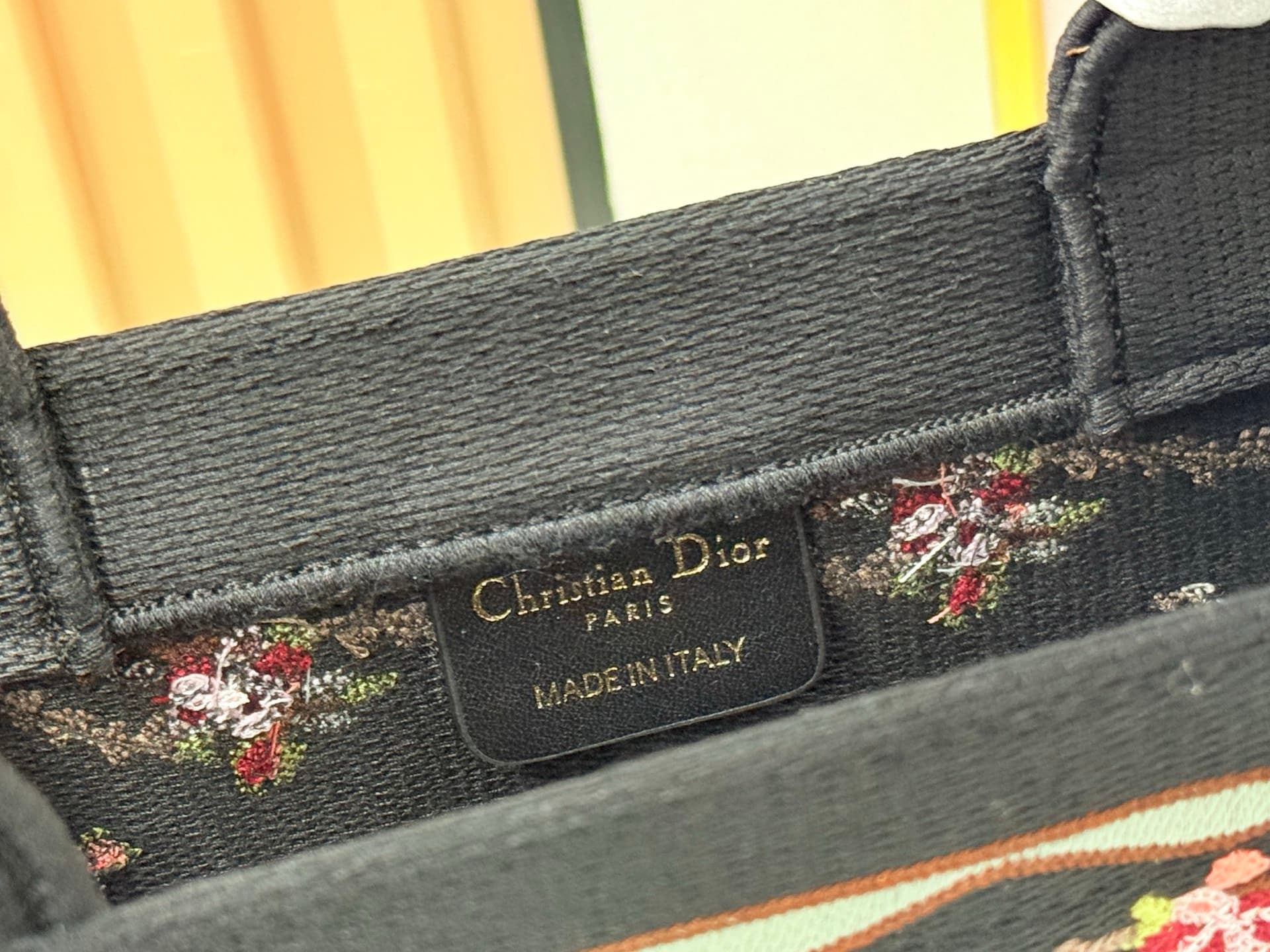 C1904 Details of Diore JWA’s new bags in the first season! The classic bags now have a modern touch. — image 7