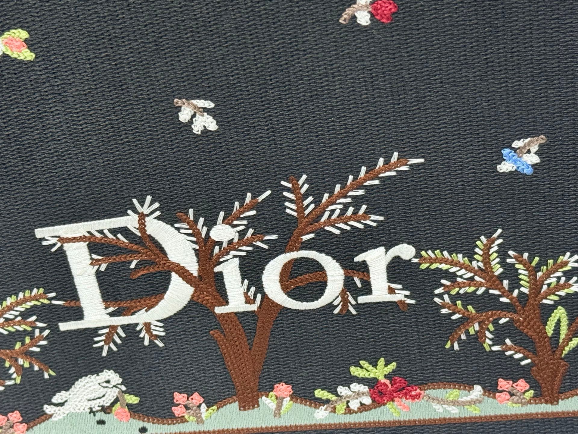 C1900 Details of Diore JWA’s new bags in the first season! The classic bags now have a modern feel. — image 5