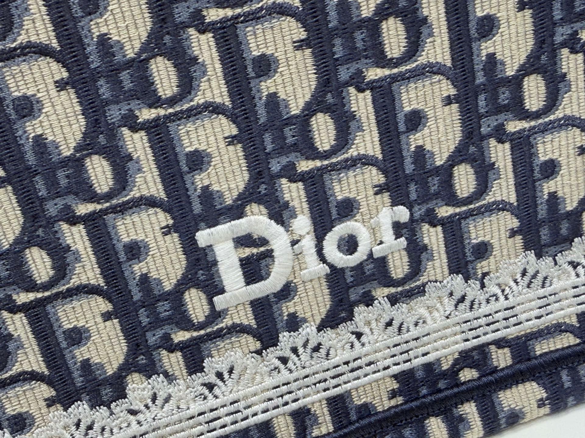 C2056 Details of Diore JWA’s new bags in the first season! The classic bags now have a modern feel. — image 5