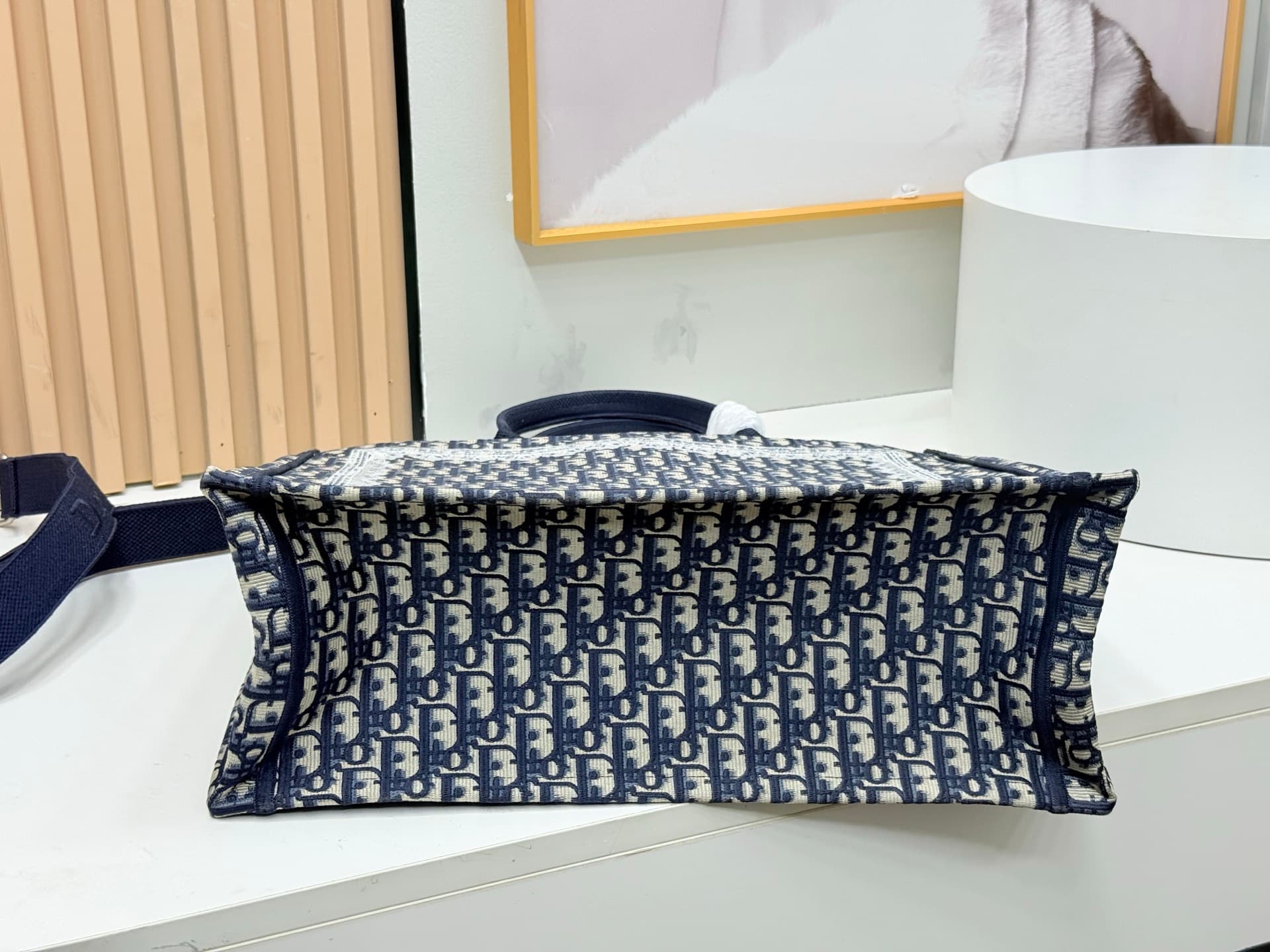 C2052 Details of Diore JWA’s new bags in the first season! The classic bags now have a modern touch. — image 8