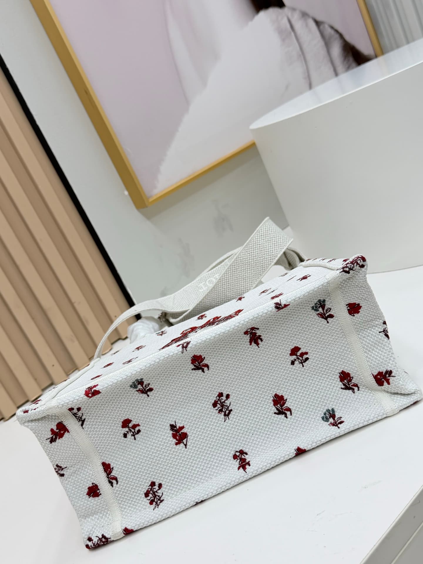 C2050 Details of Diore JWA’s new bags in the first season! The classic bags now have a modern feel. — image 7