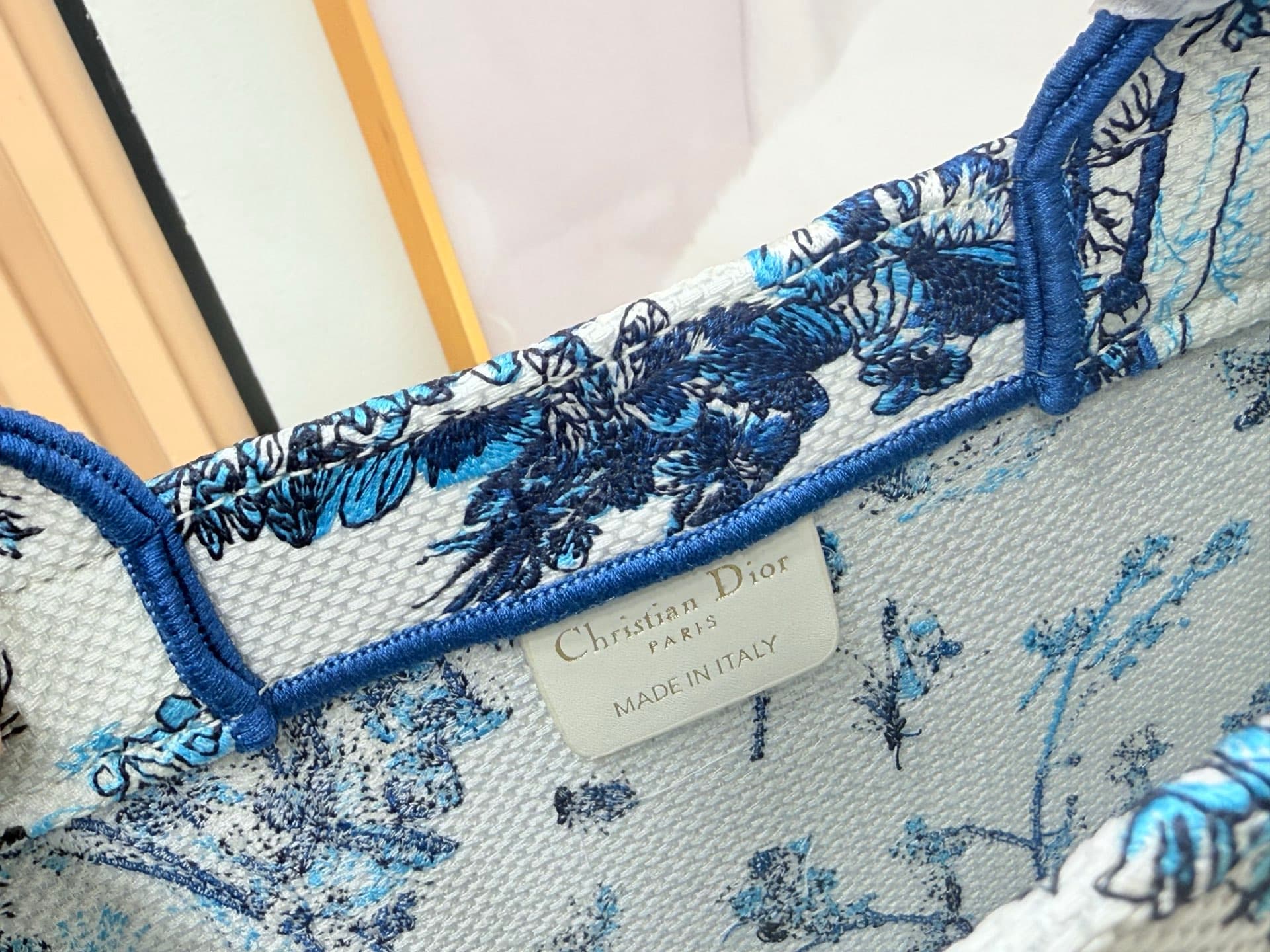 C2044 Details of Diore JWA’s new bags in the first season! The classic bags now have a modern touch. — image 5