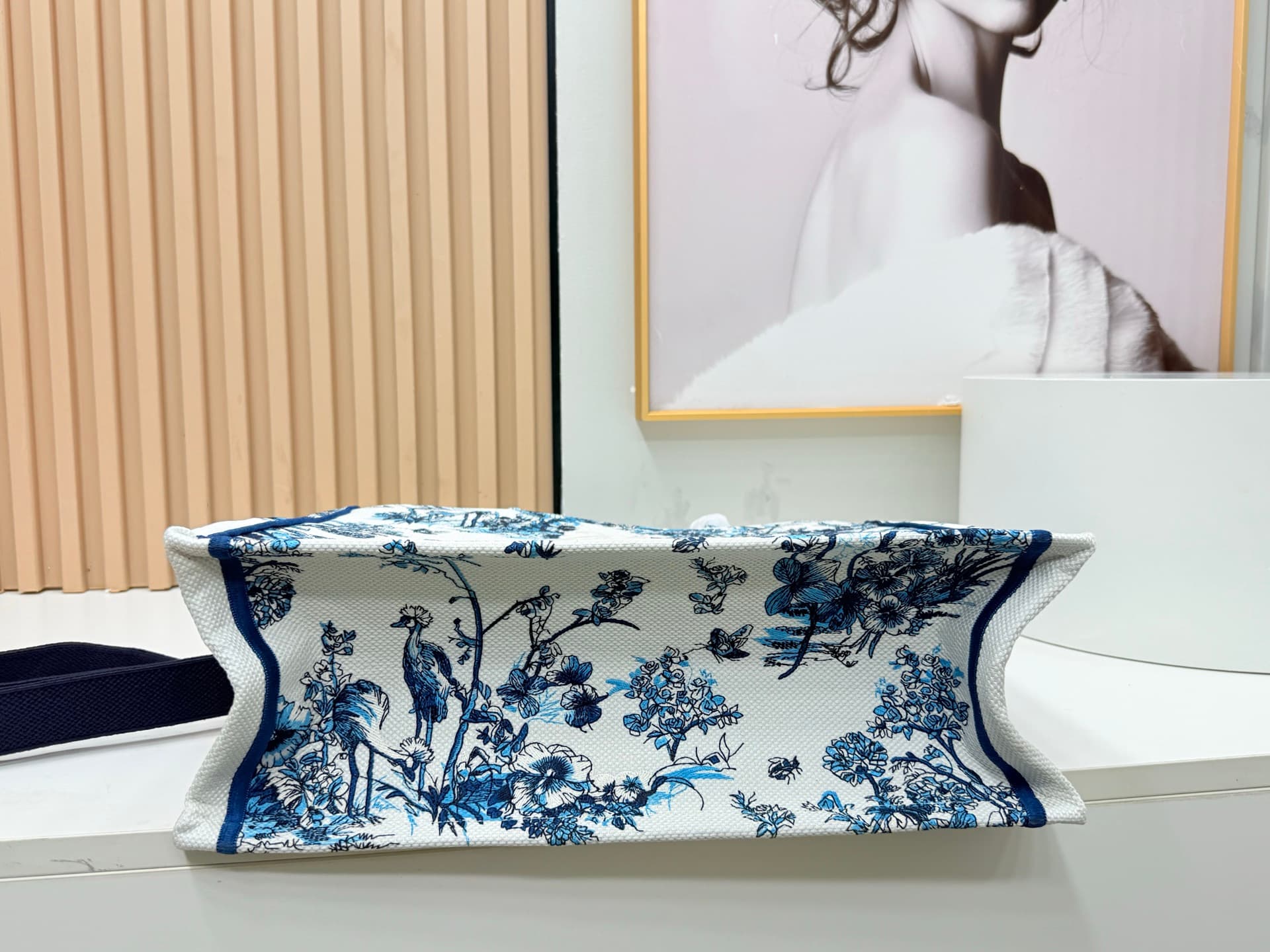 C2040 Details of Diore JWA’s new bags in the first season! The classic bags now have a modern twist. — image 8