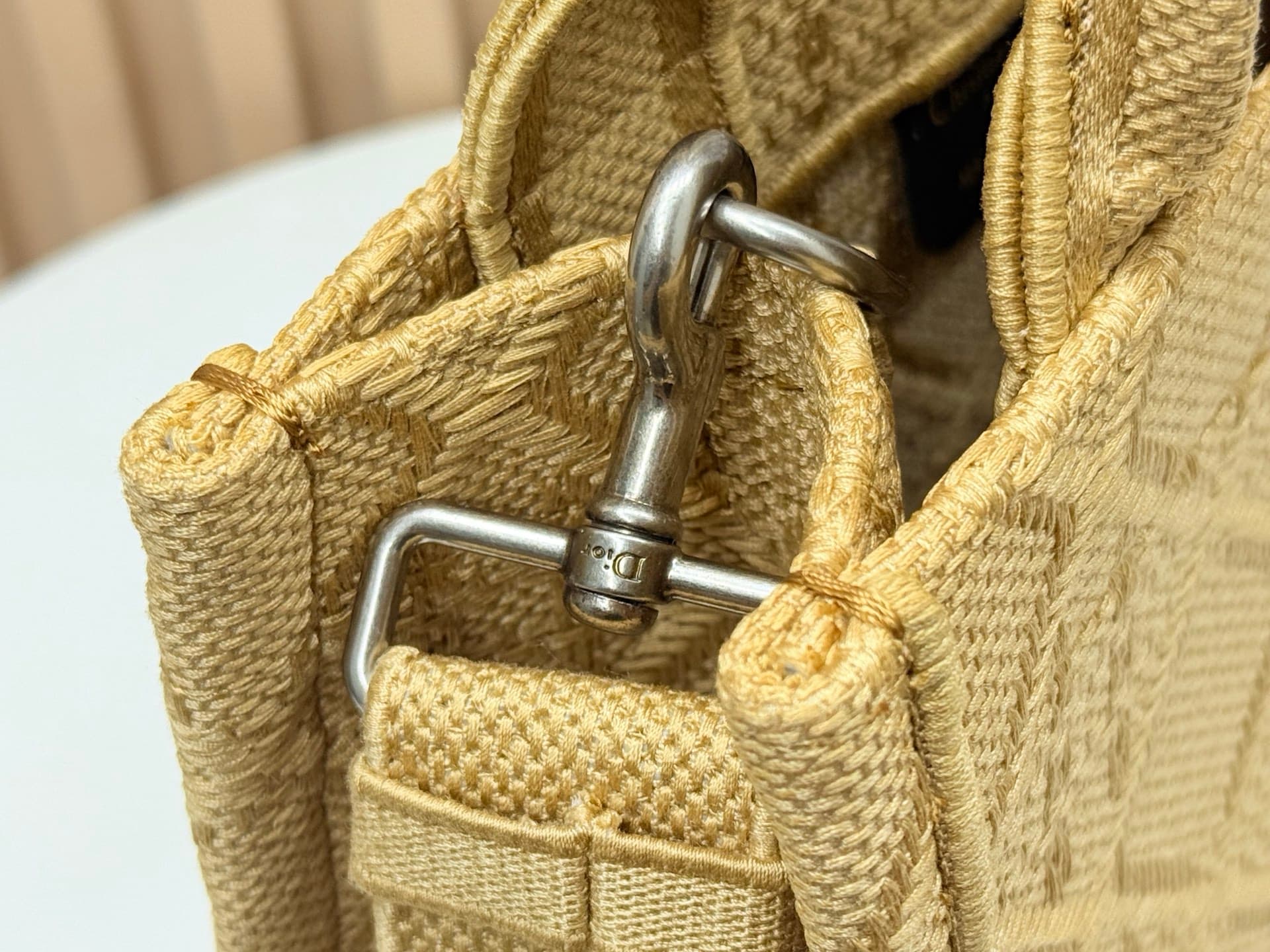 C2038 Details of Diore JWA’s new bags in the first season! The classic bags now have a modern twist. — image 6