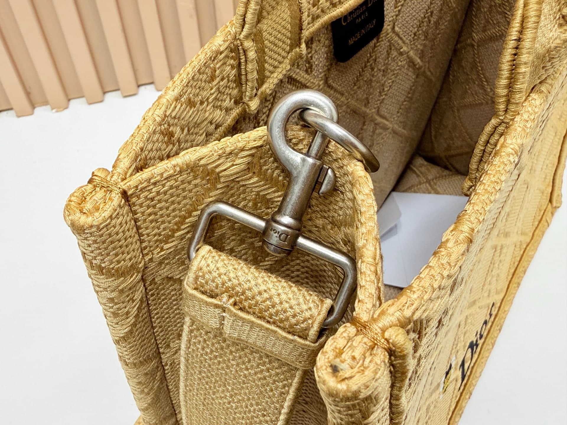 C2036 Details of Diore JWA’s new bags in the first season! The classic bags now have a modern touch. — image 7