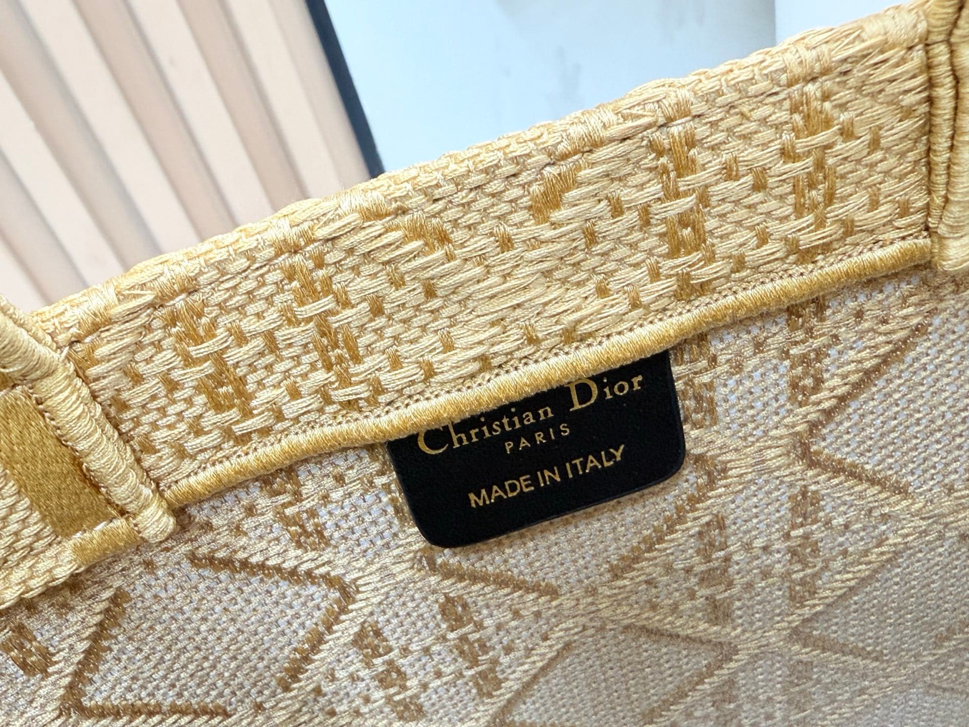 C2036 Details of Diore JWA’s new bags in the first season! The classic bags now have a modern touch. — image 5
