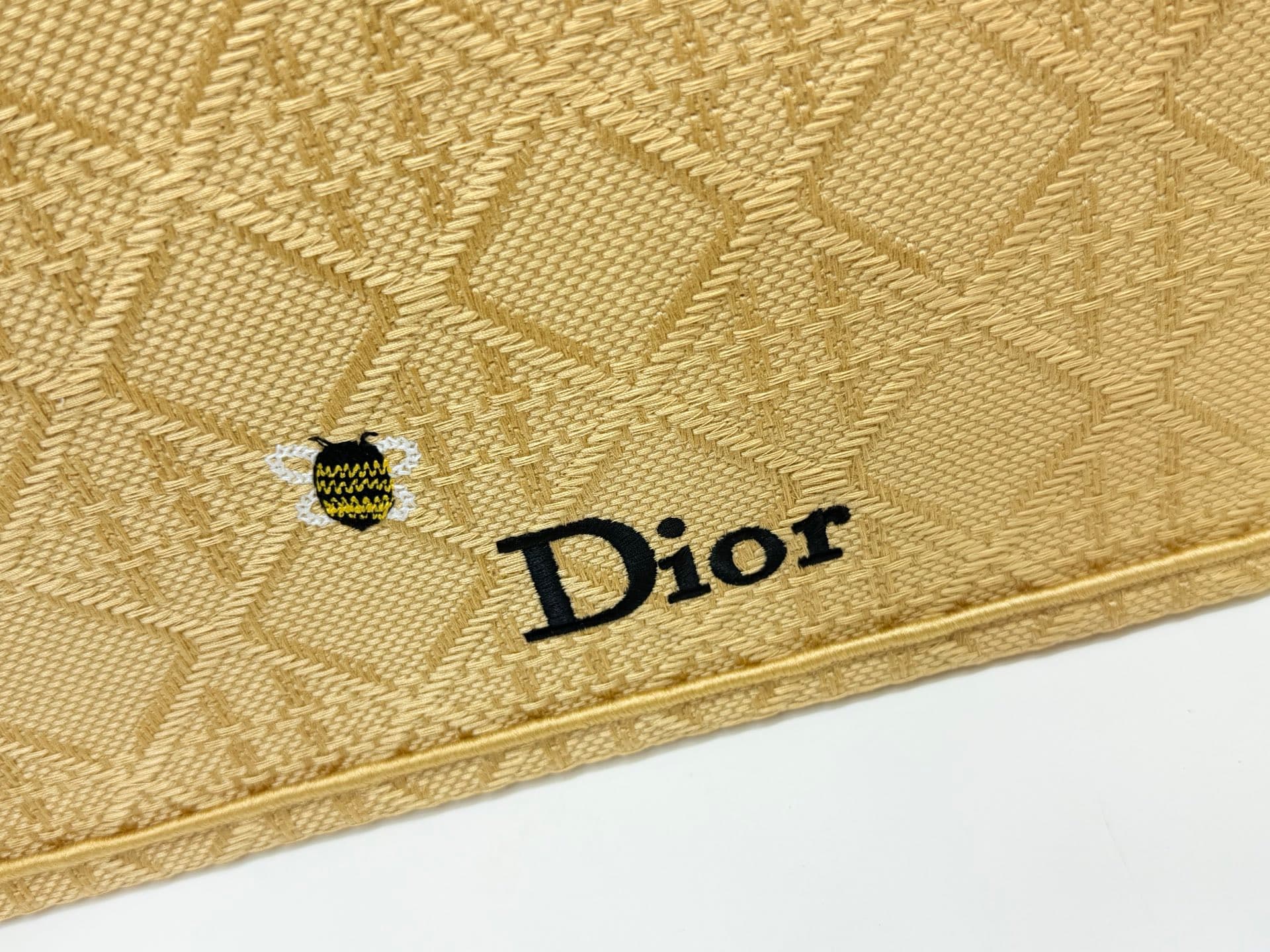 C2034 Details of Diore JWA’s new bags in the first season! The classic bags now have a modern touch. — image 5