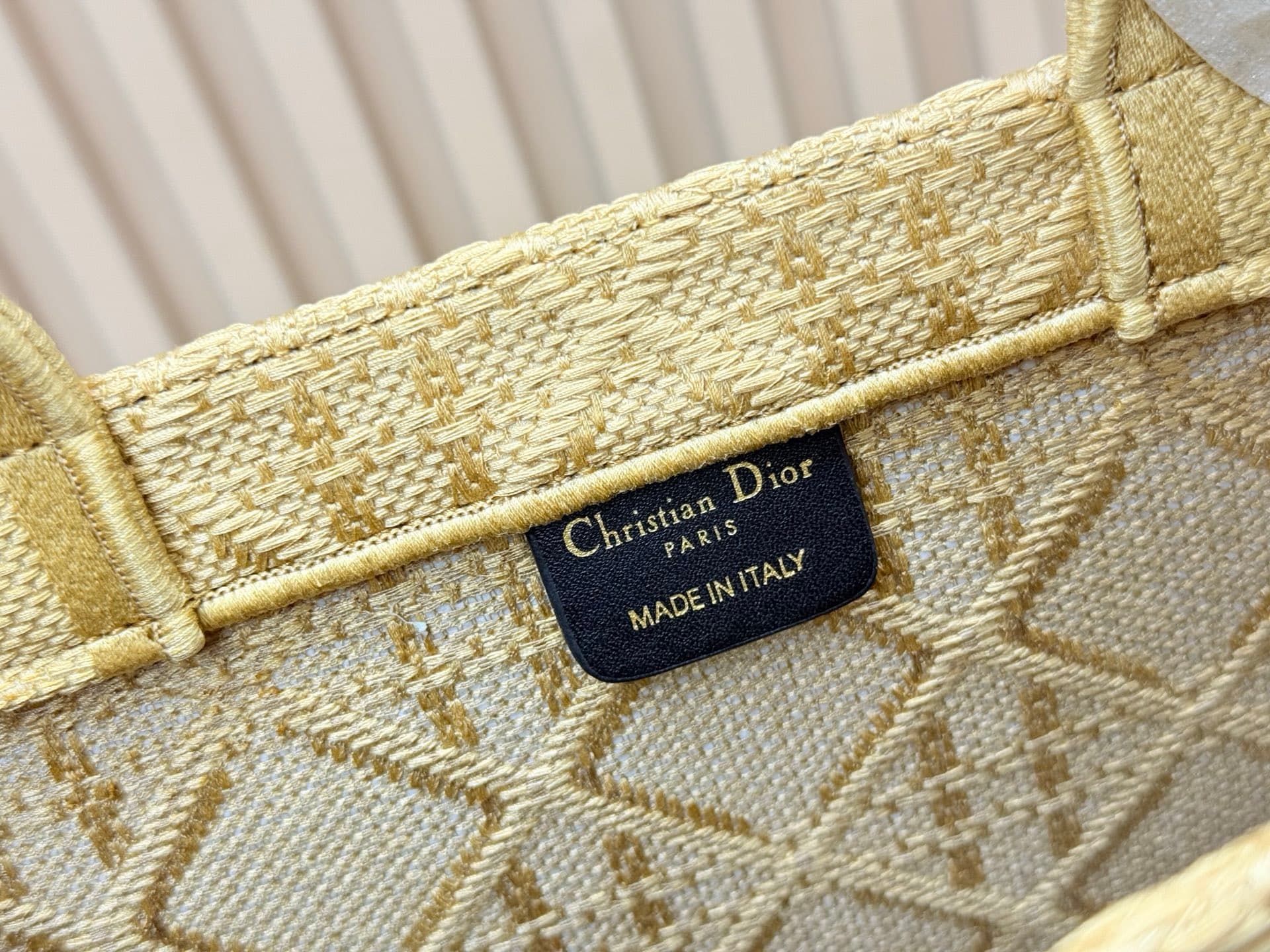 C2034 Details of Diore JWA’s new bags in the first season! The classic bags now have a modern touch. — image 7
