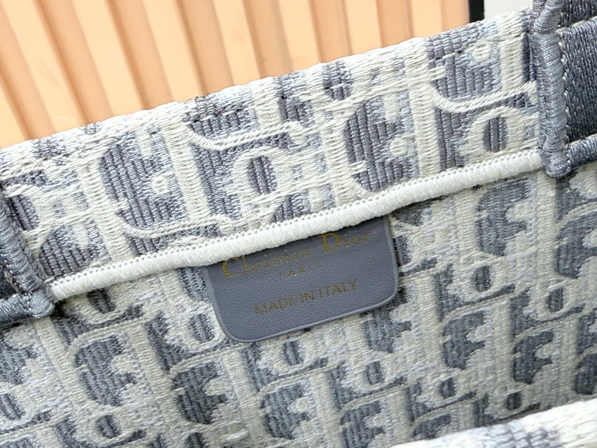 C2030 Details of Diore JWA’s new bags in the first season! The classic bags now have a modern twist. — image 5