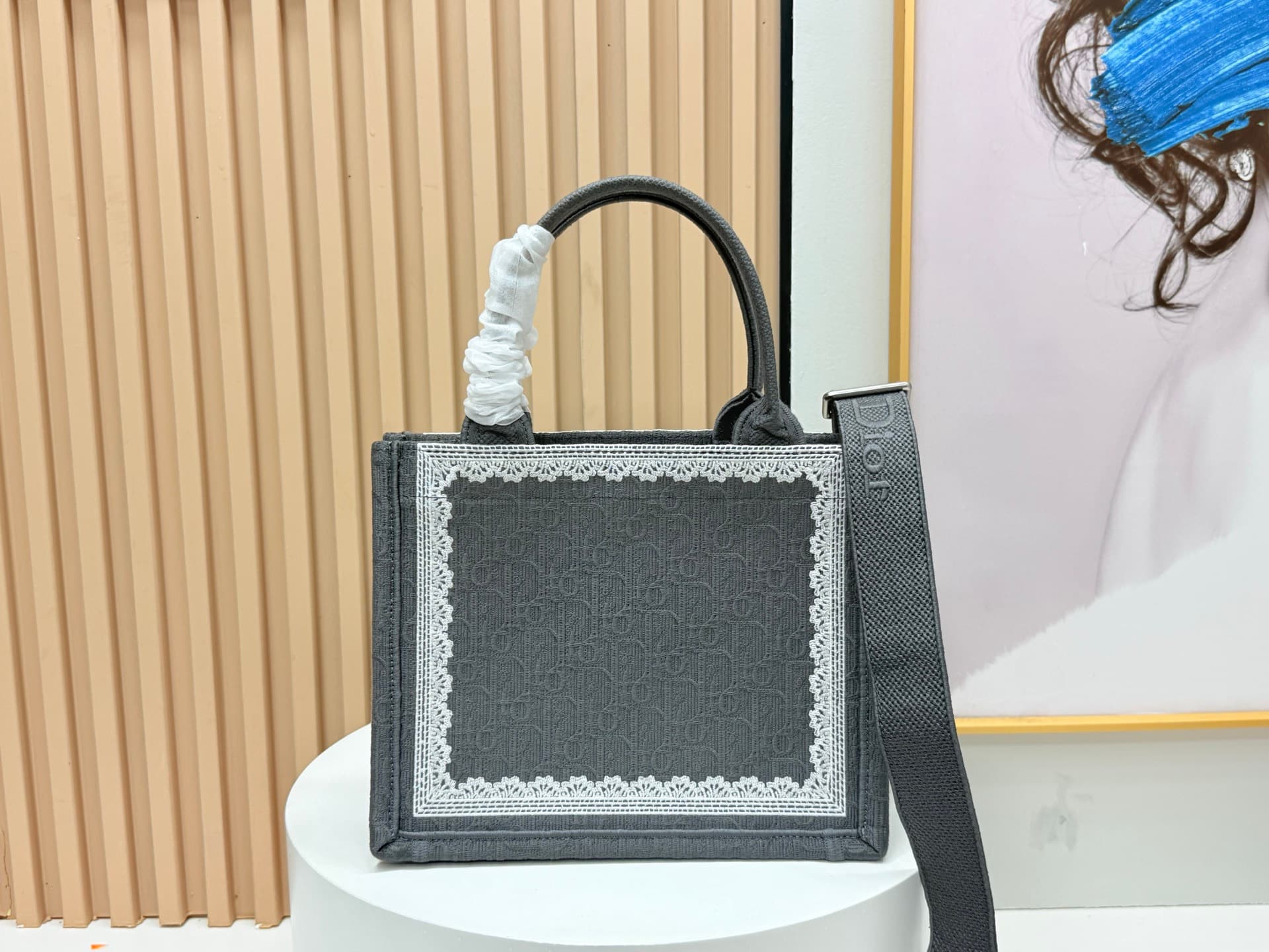 C2026 Details of Diore JWA’s new bags in the first season! The classic bags now have a modern twist. — image 4
