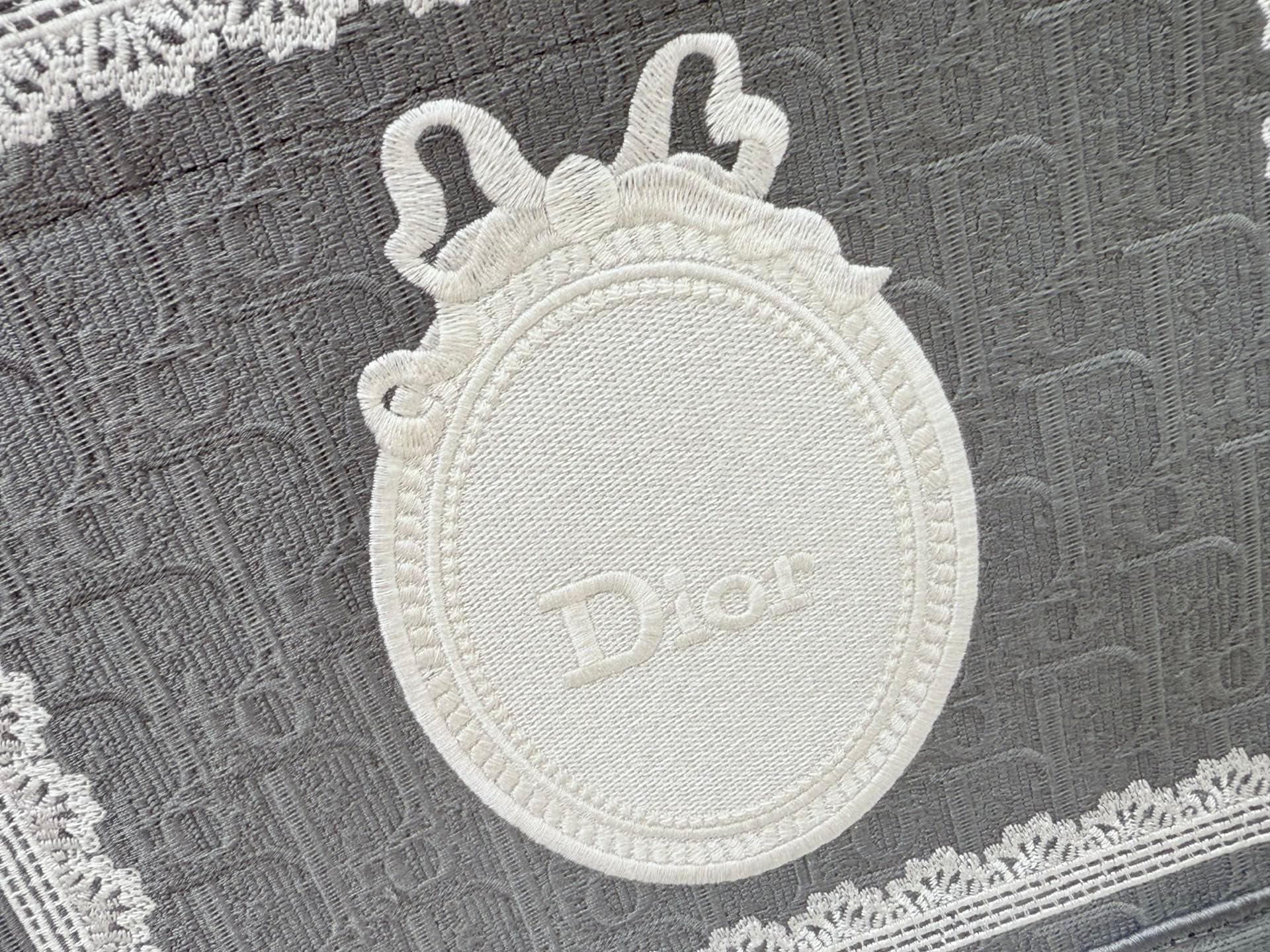 C2026 Details of Diore JWA’s new bags in the first season! The classic bags now have a modern twist. — image 5