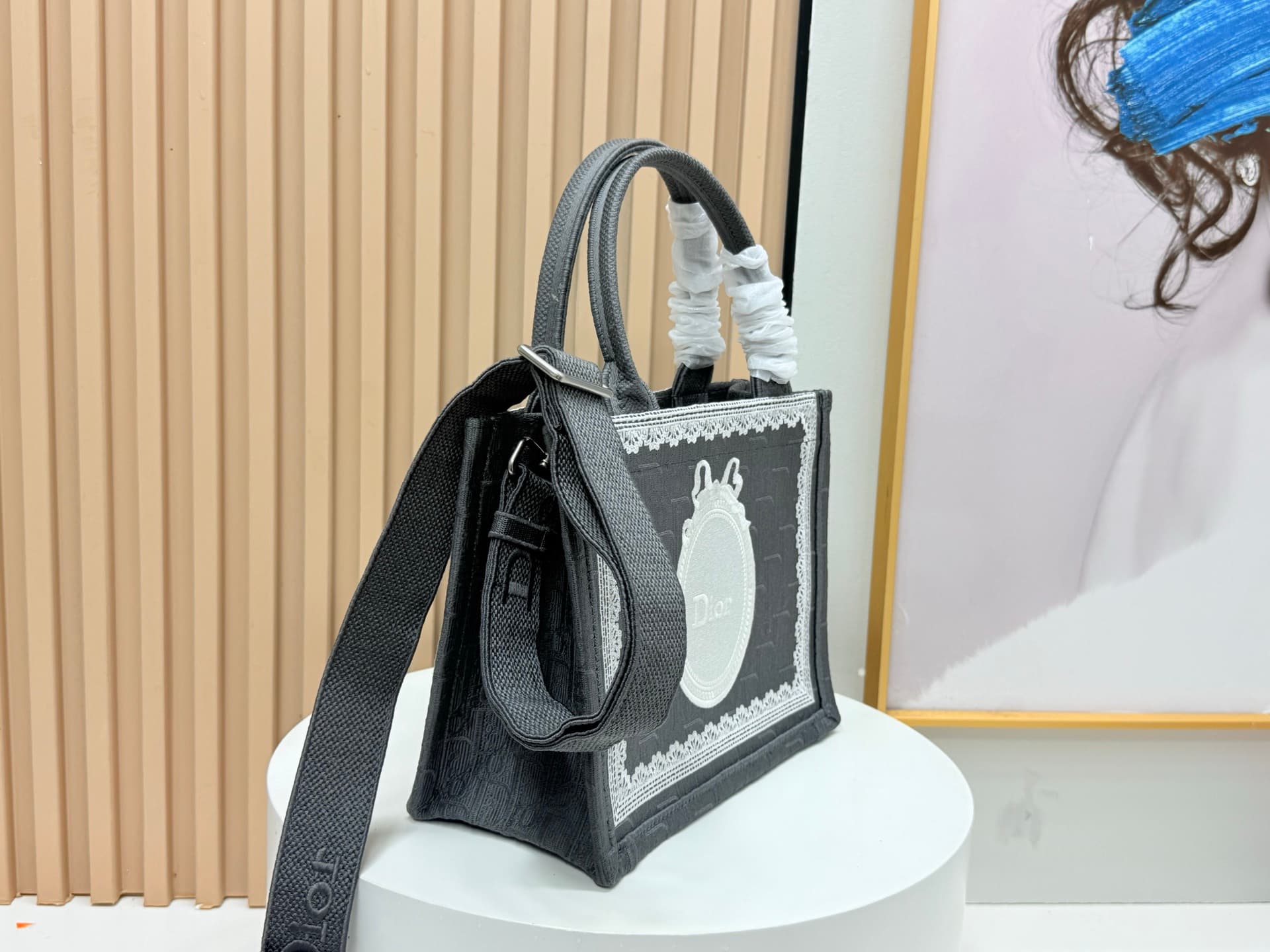 C2026 Details of Diore JWA’s new bags in the first season! The classic bags now have a modern twist. — image 2