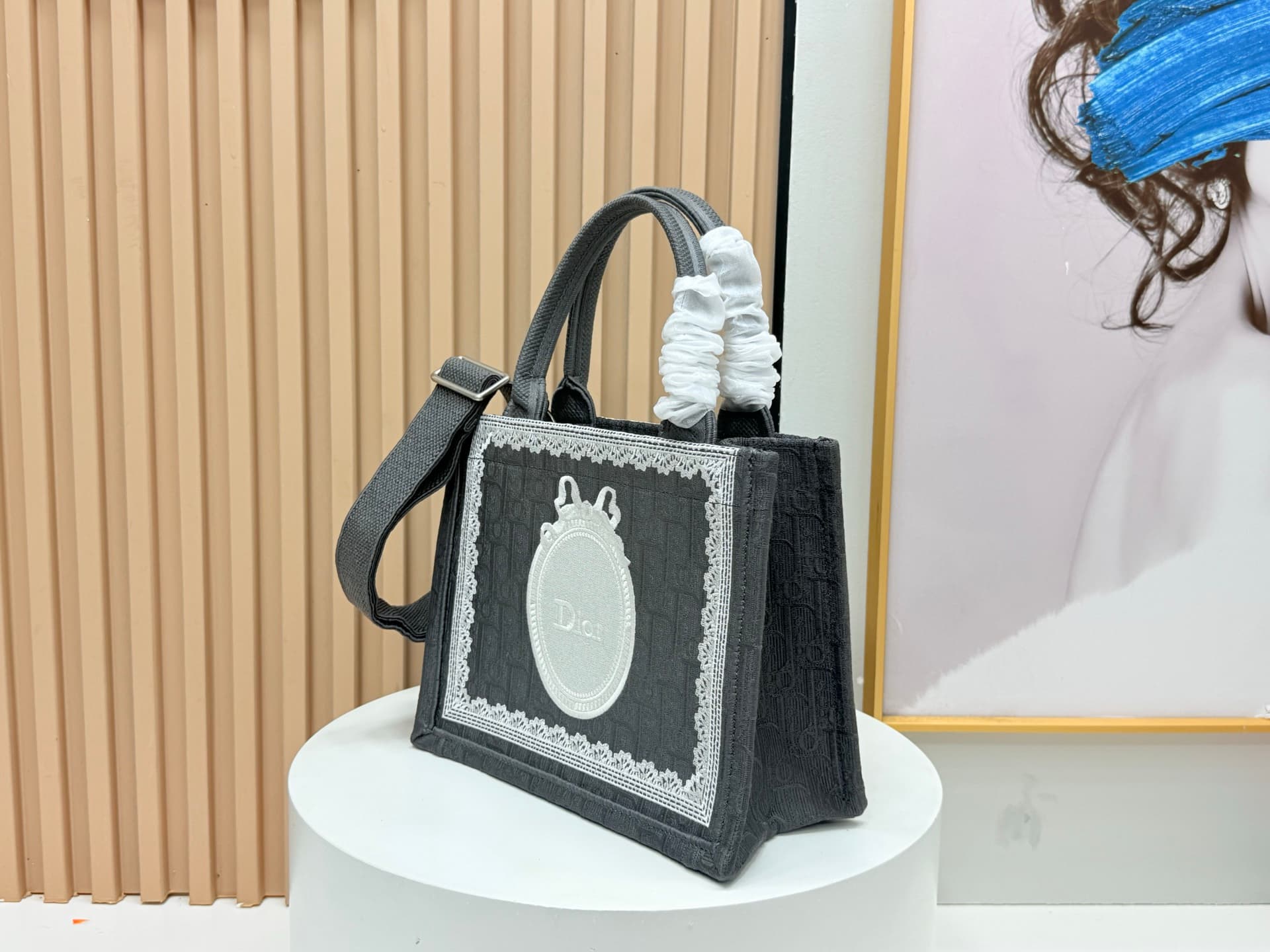C2026 Details of Diore JWA’s new bags in the first season! The classic bags now have a modern twist. — image 3