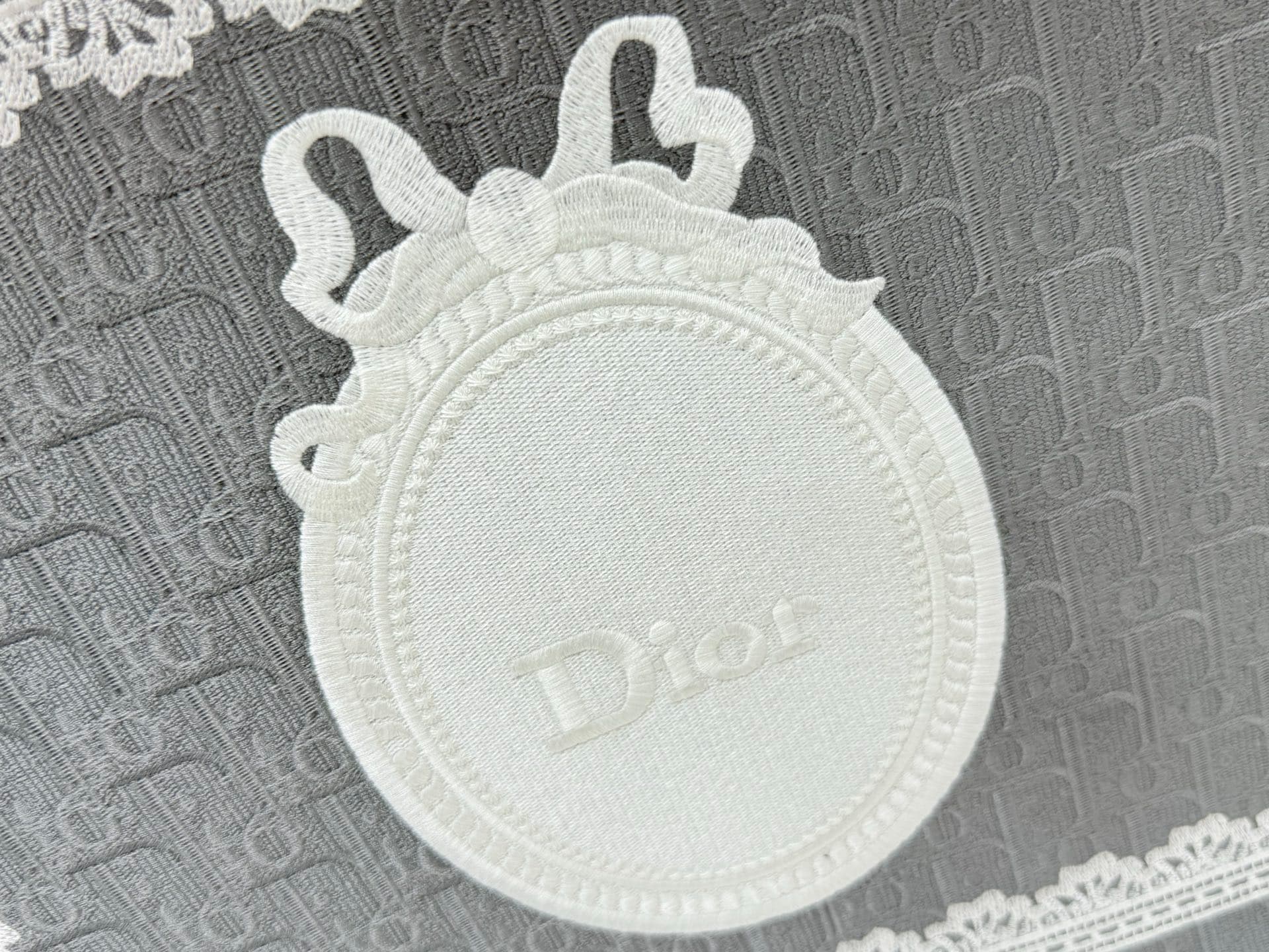C2022 Details of Diore JWA’s new bags in the first season! The classic bags now have a modern feel. — image 5