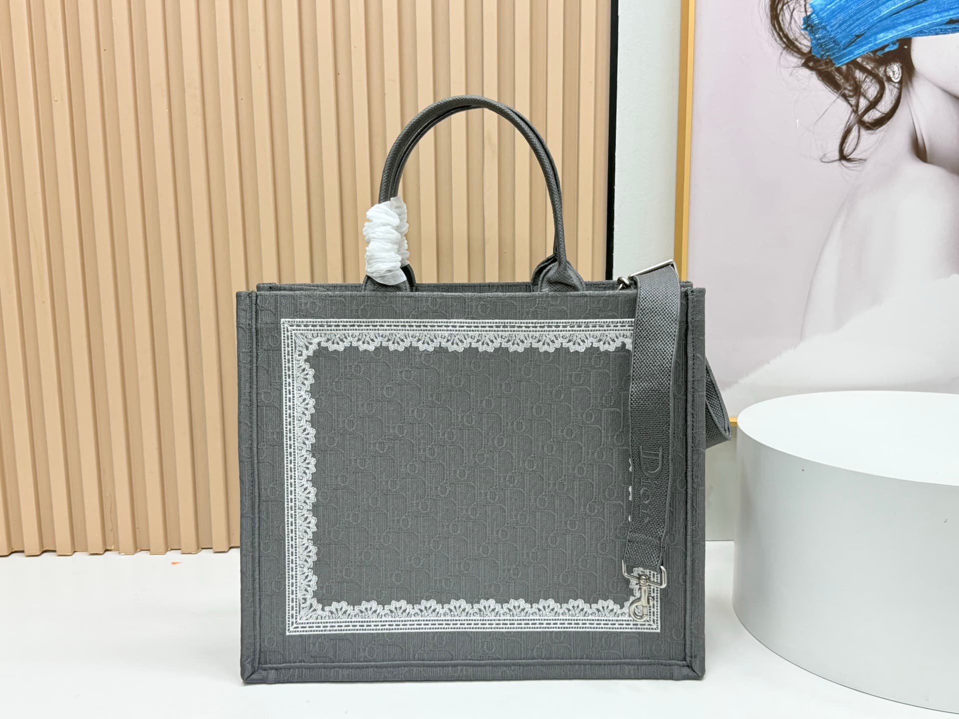 C2022 Details of Diore JWA’s new bags in the first season! The classic bags now have a modern feel. — image 4