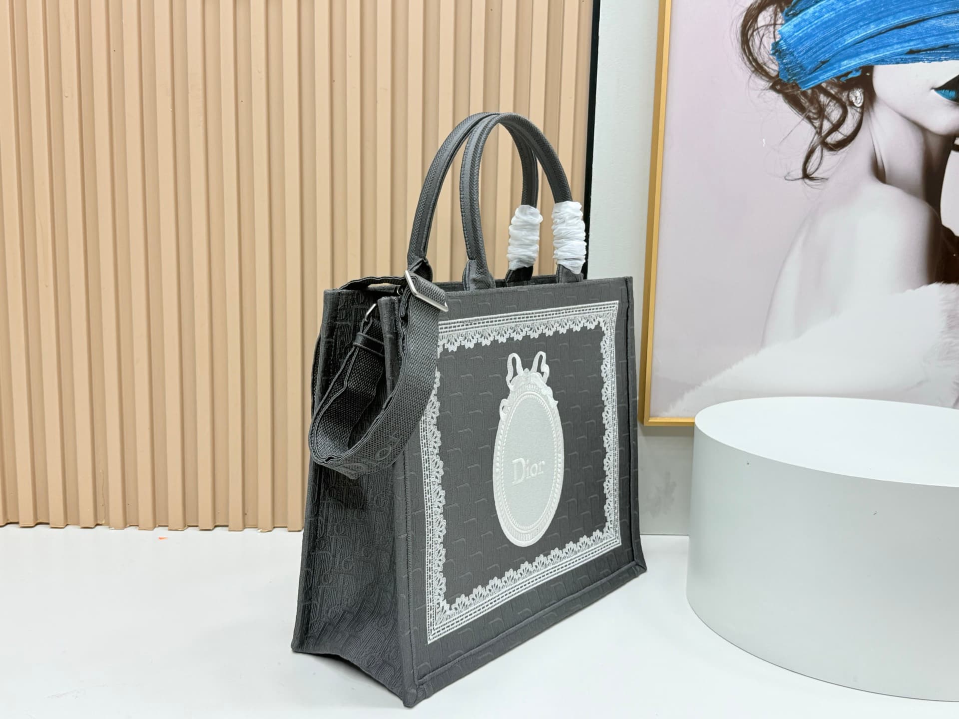 C2022 Details of Diore JWA’s new bags in the first season! The classic bags now have a modern feel. — image 2