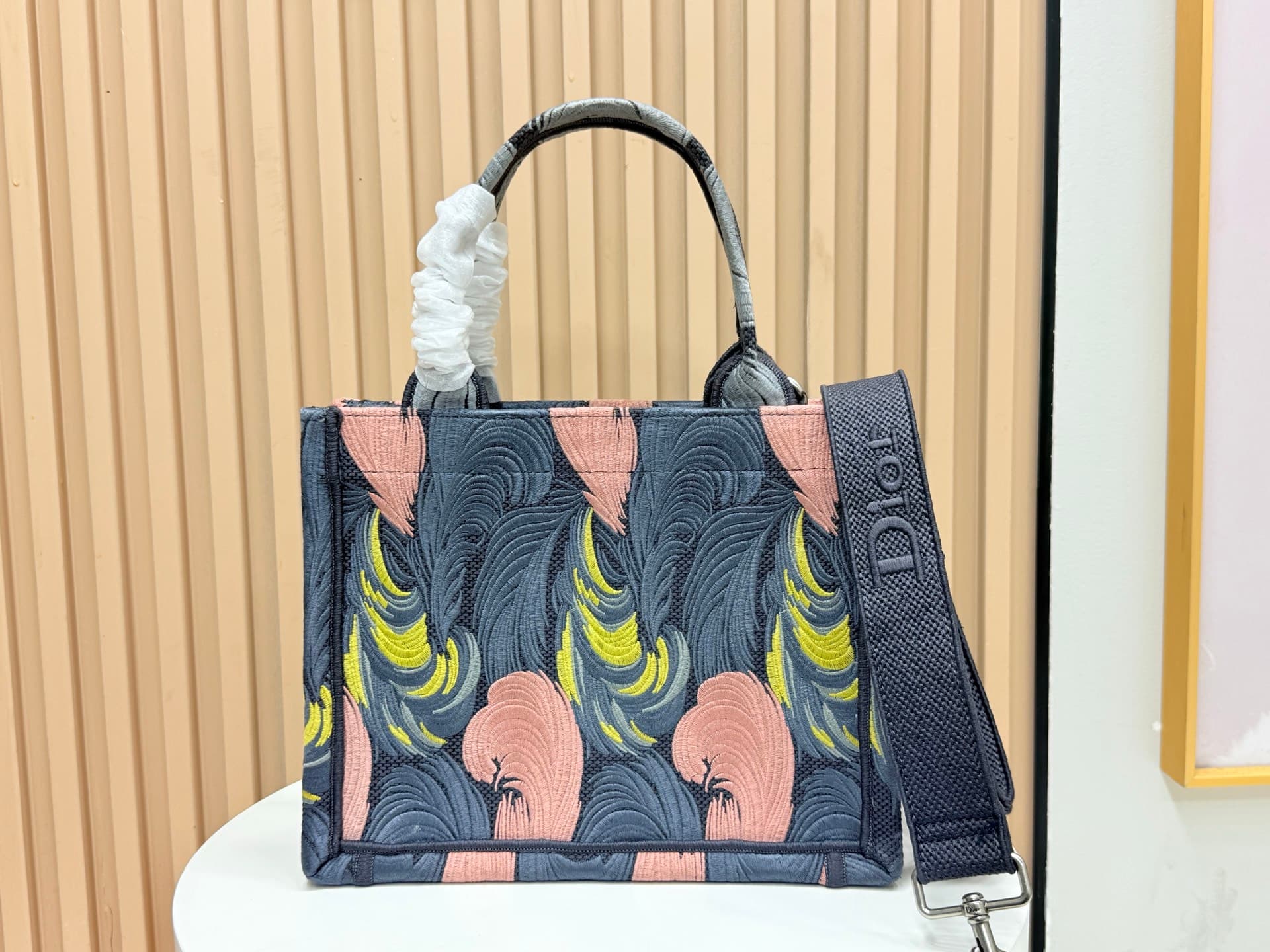 C1761 Details of Diore JWA’s new bags in the first season! The classic style with a modern twist — image 4
