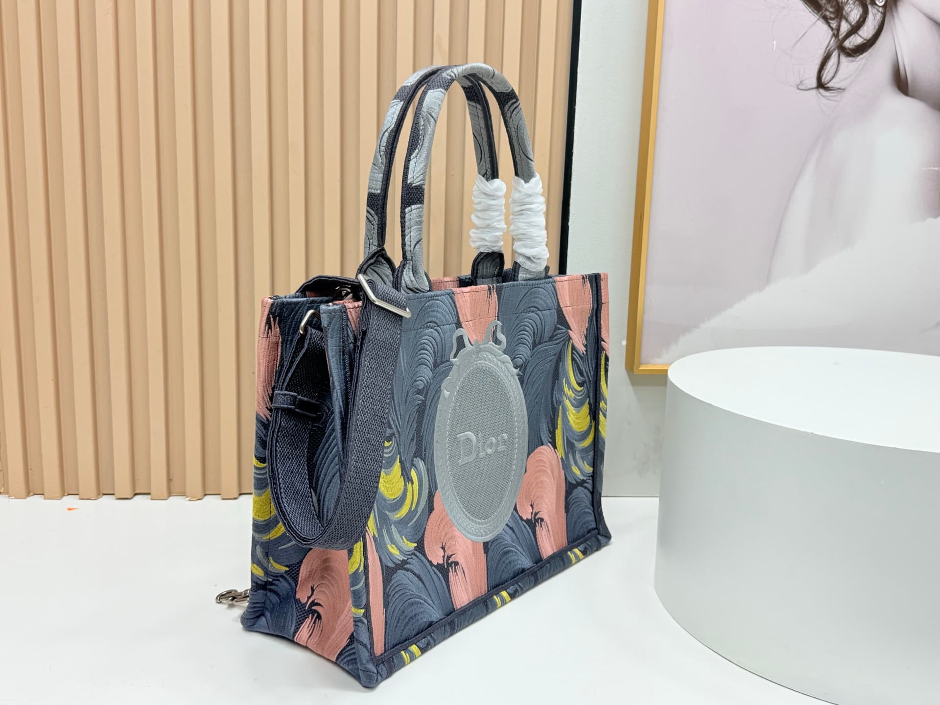 C1759 Details of Diò JWA’s new bags in the first season! The classic style with a modern touch — image 2